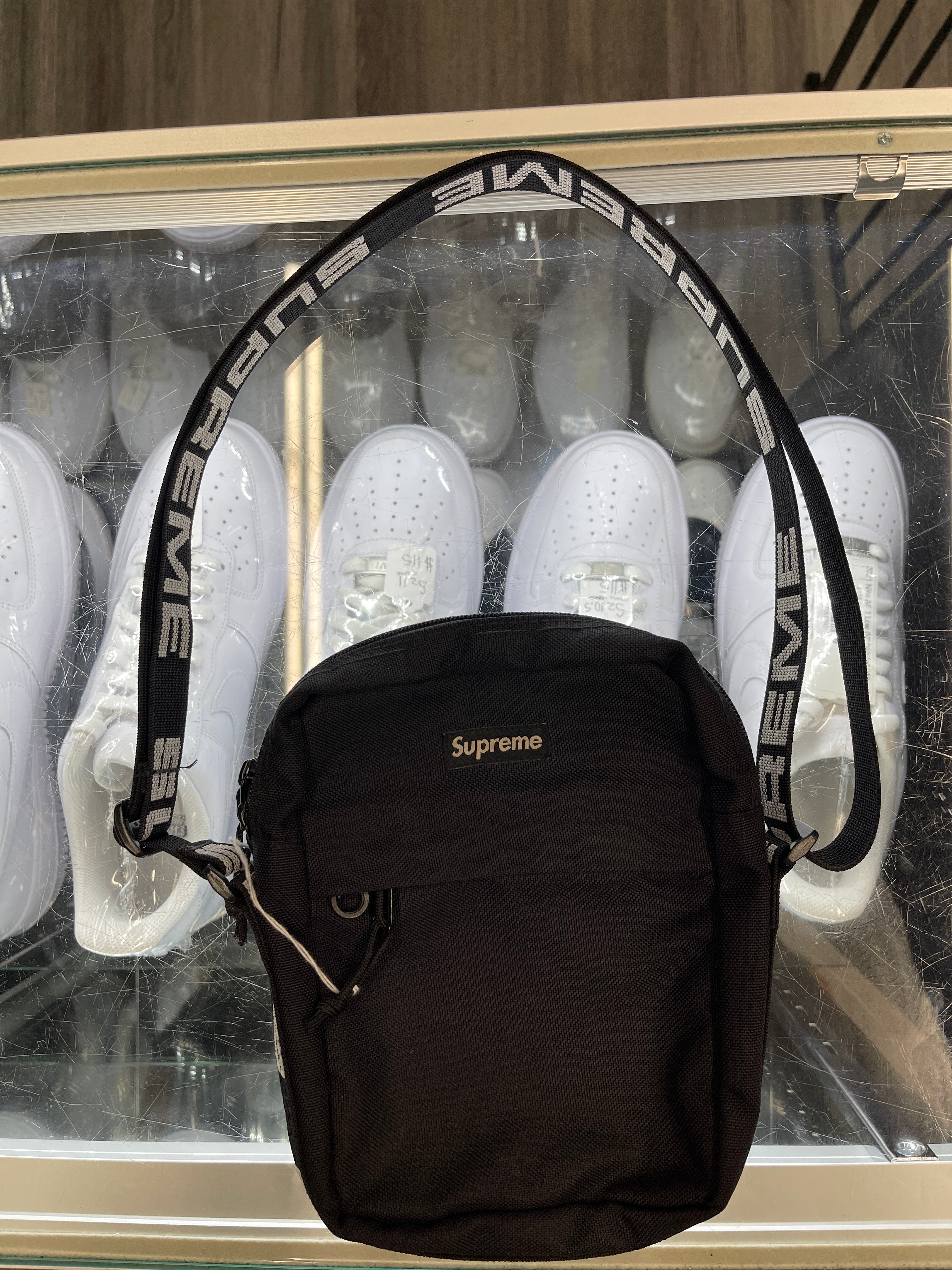 Supreme Shoulder Bag (SS18) "Black"