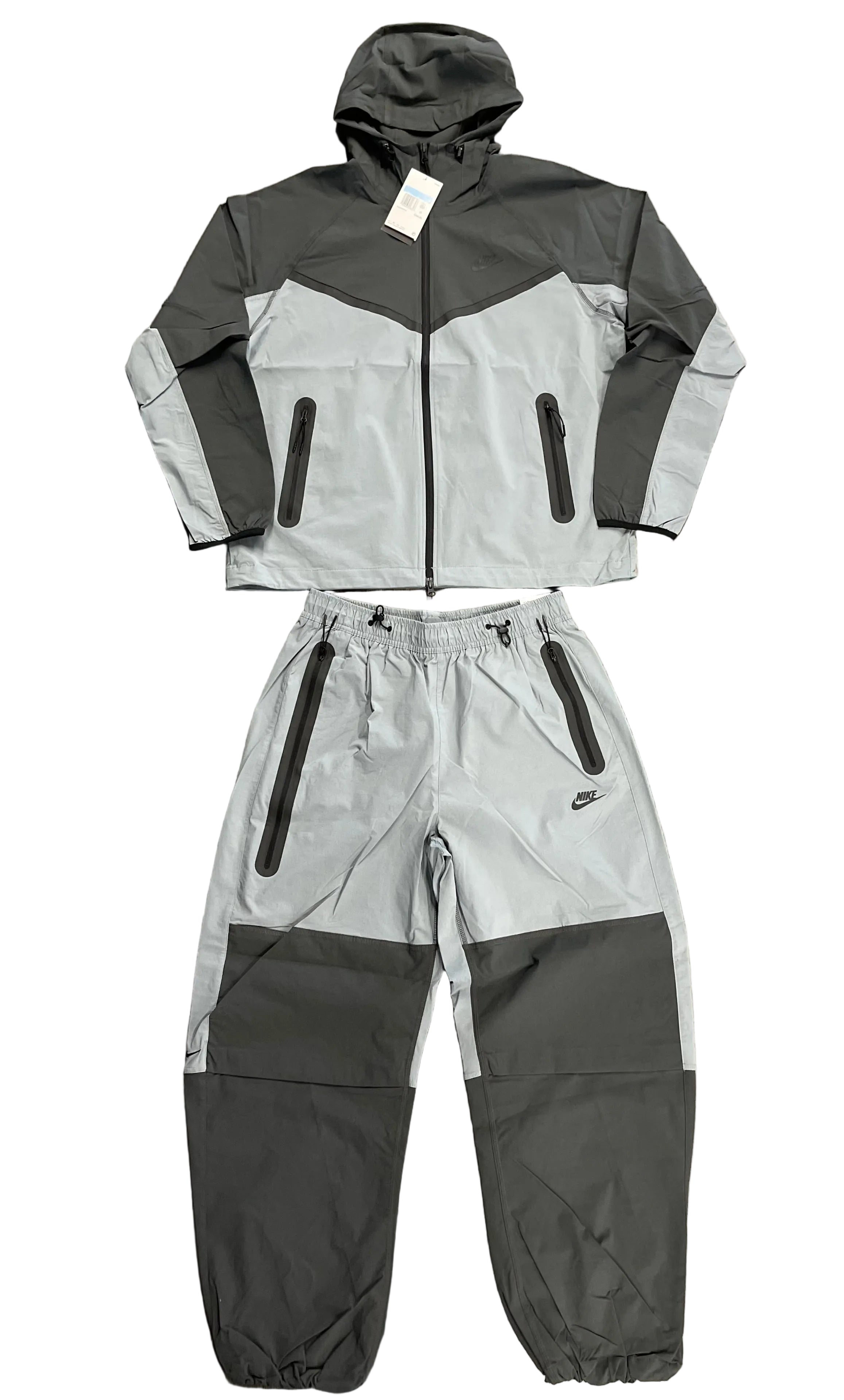 Nike Tech Woven Oversized Set "Grey/Black"
