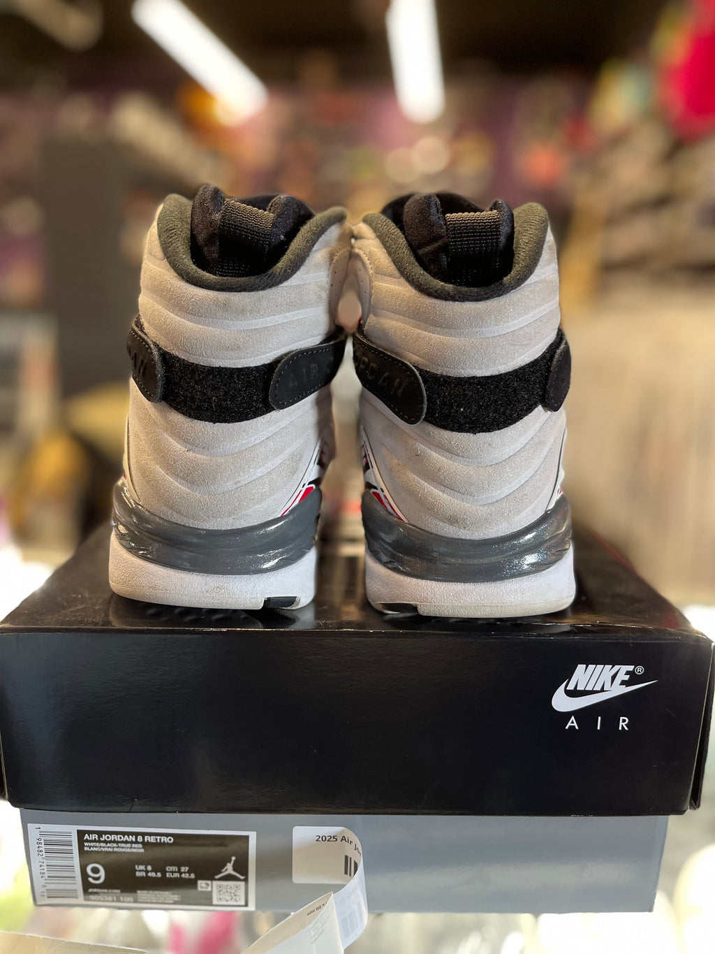 2025 Air Jordan Retro 8 "Bugs Bunny"