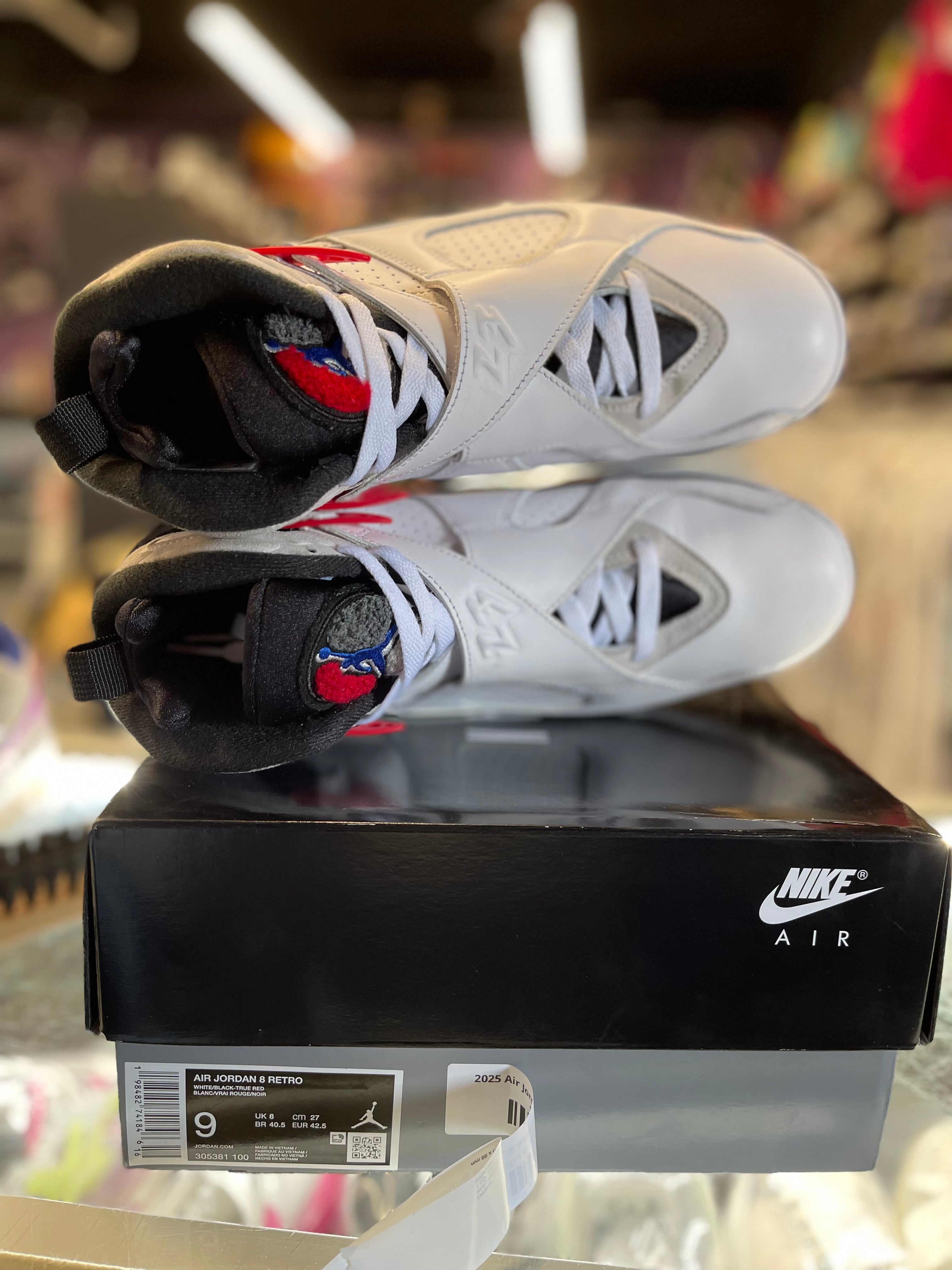 2025 Air Jordan Retro 8 "Bugs Bunny"