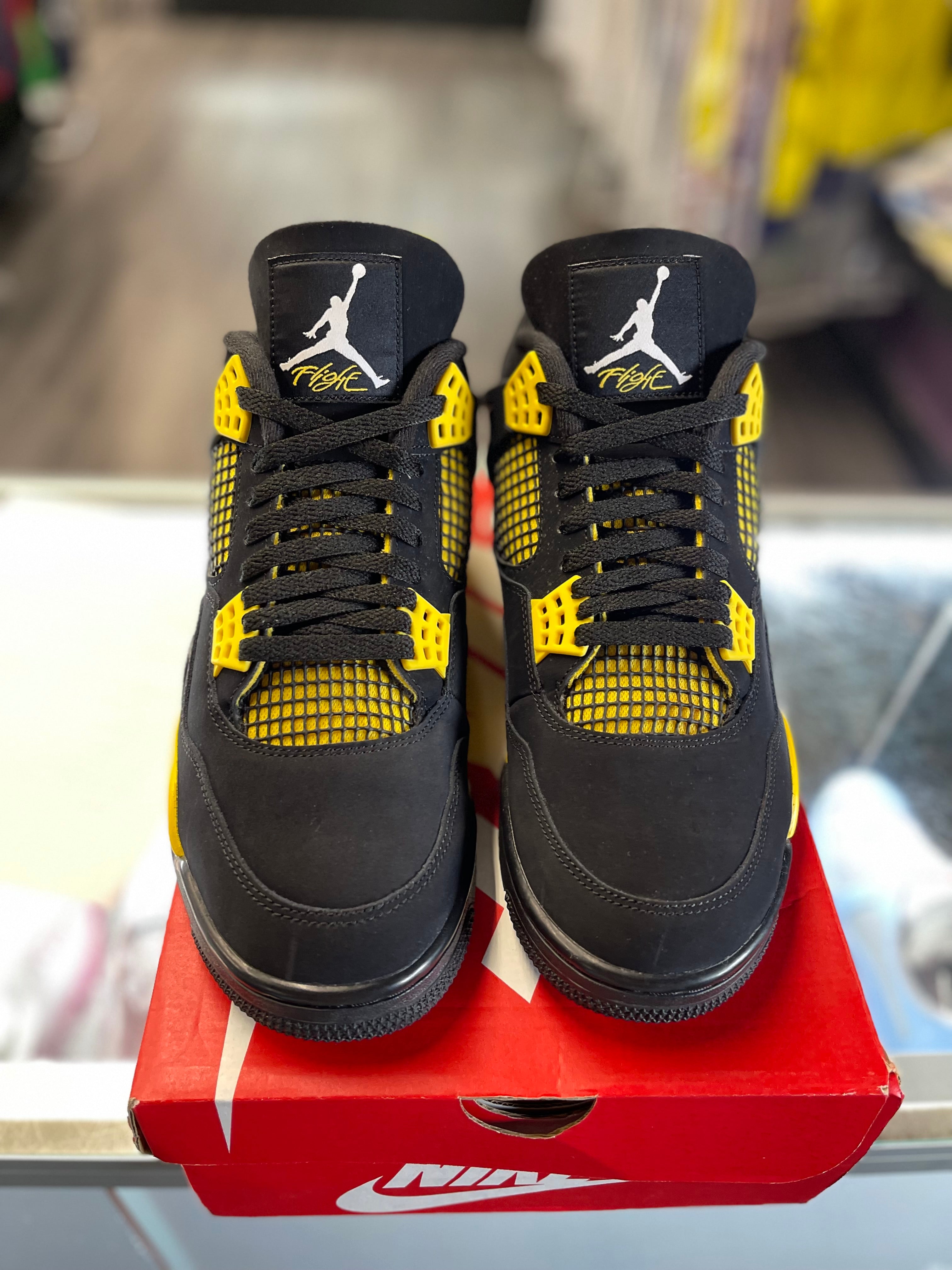 2023 Air Jordan Retro 4 "Thunder"