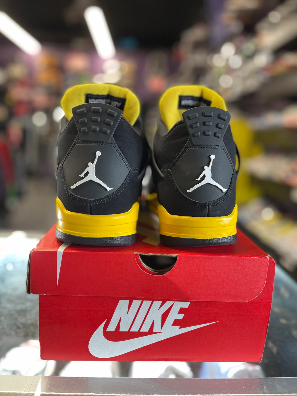 2023 Air Jordan Retro 4 "Thunder"