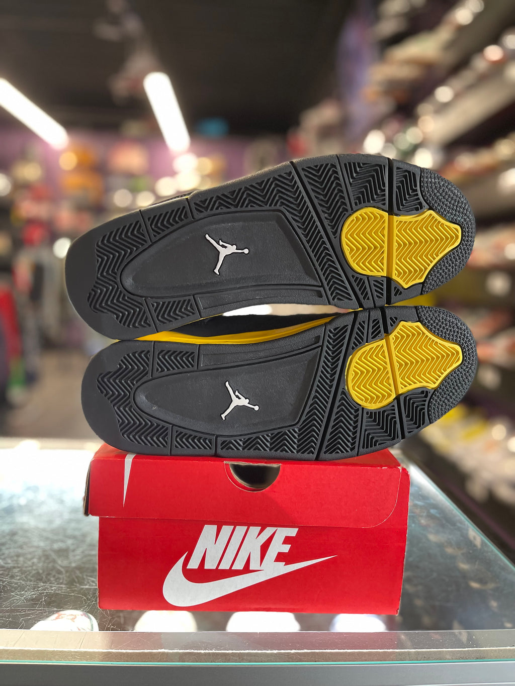2023 Air Jordan Retro 4 "Thunder"