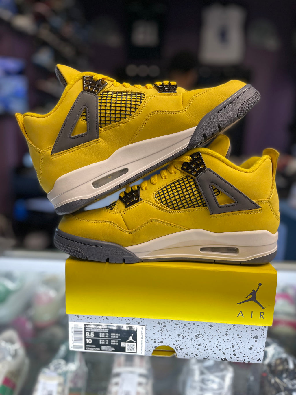 2021 Air Jordan Retro 4 "Lightning"