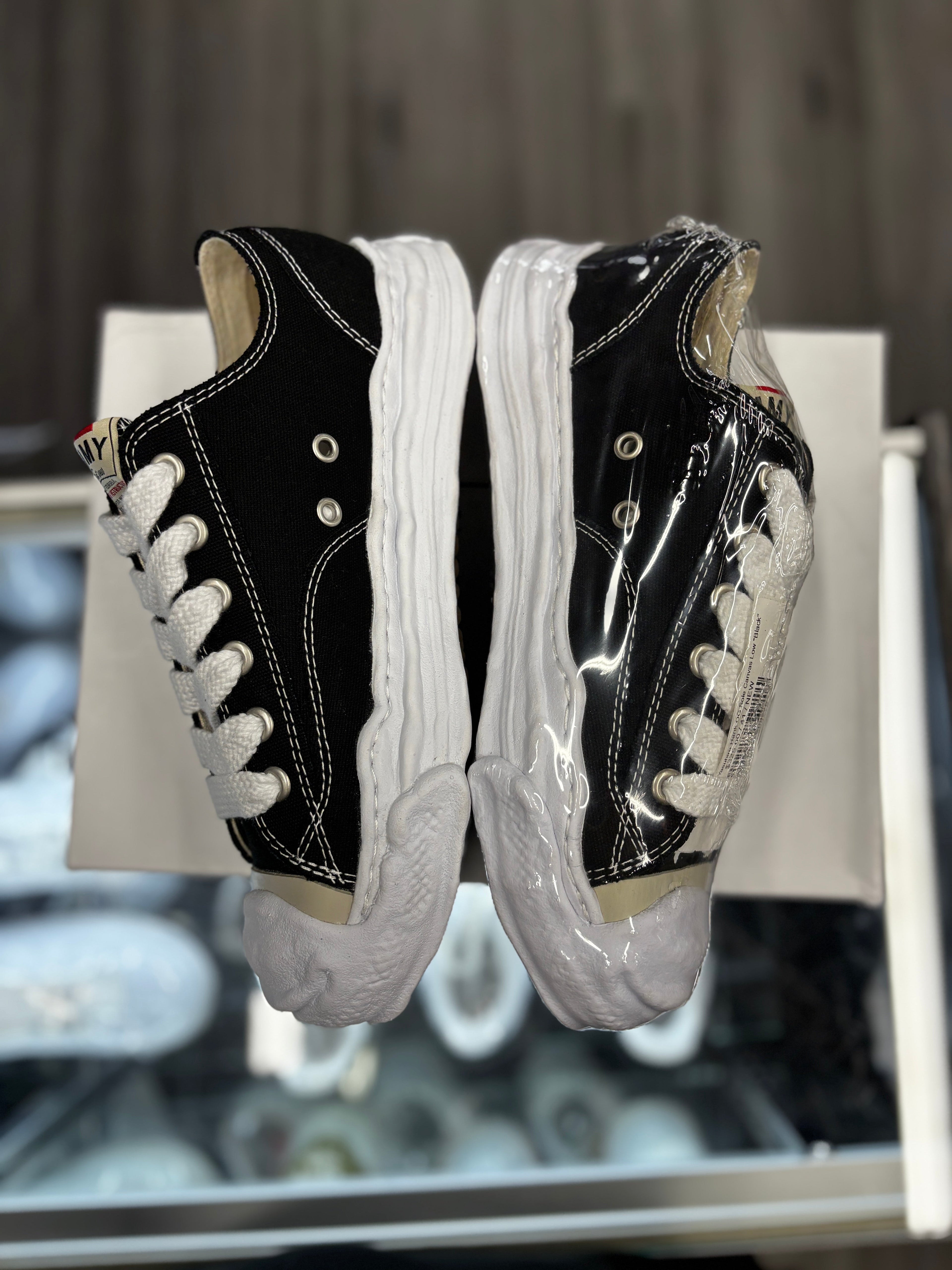Maison Mihara Yasuhiro Hank OG Sole Canvas Low "Black"
