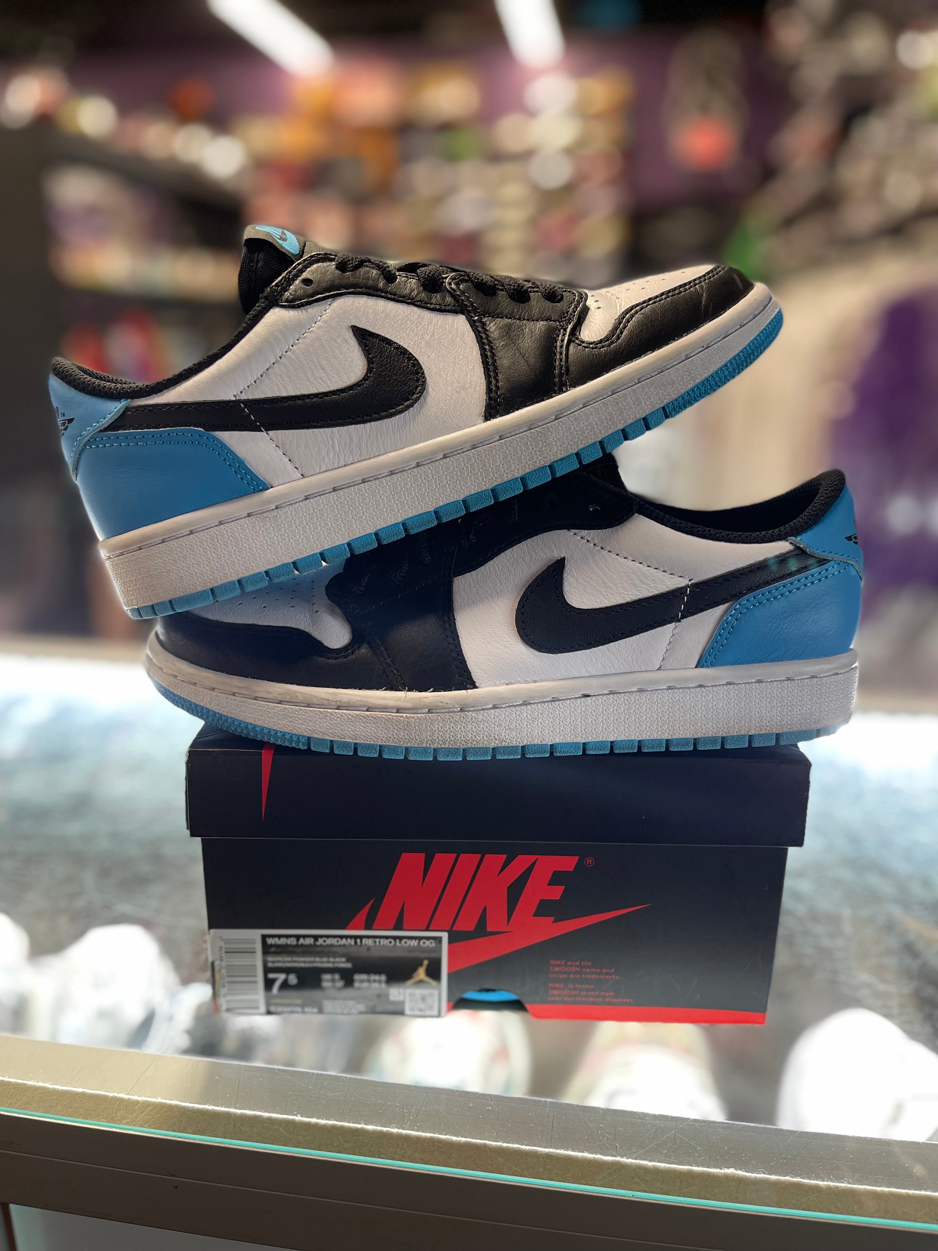 2022 Air Jordan Retro 1 low "Black Powder Blue" (w)