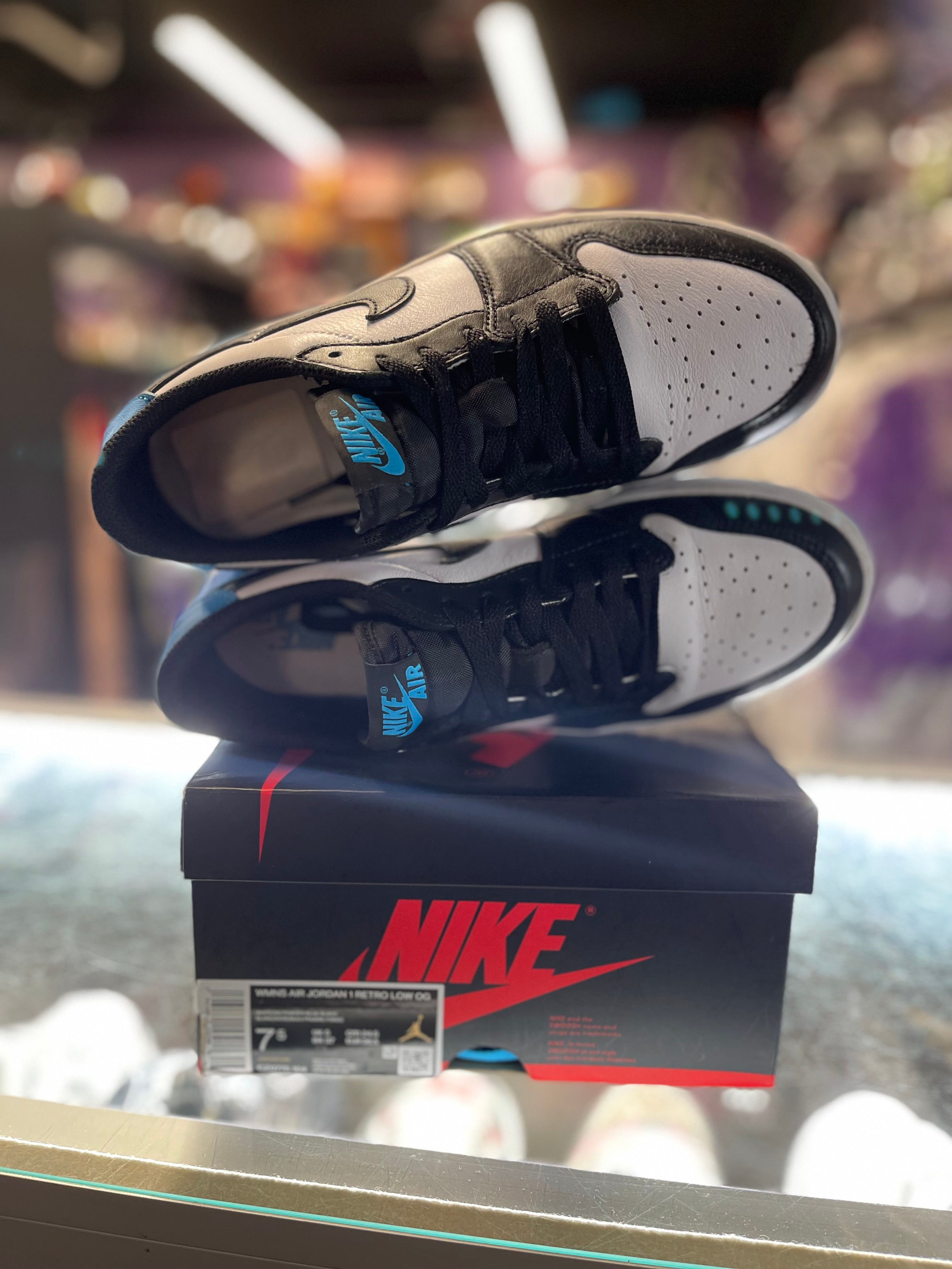 2022 Air Jordan Retro 1 low "Black Powder Blue" (w)
