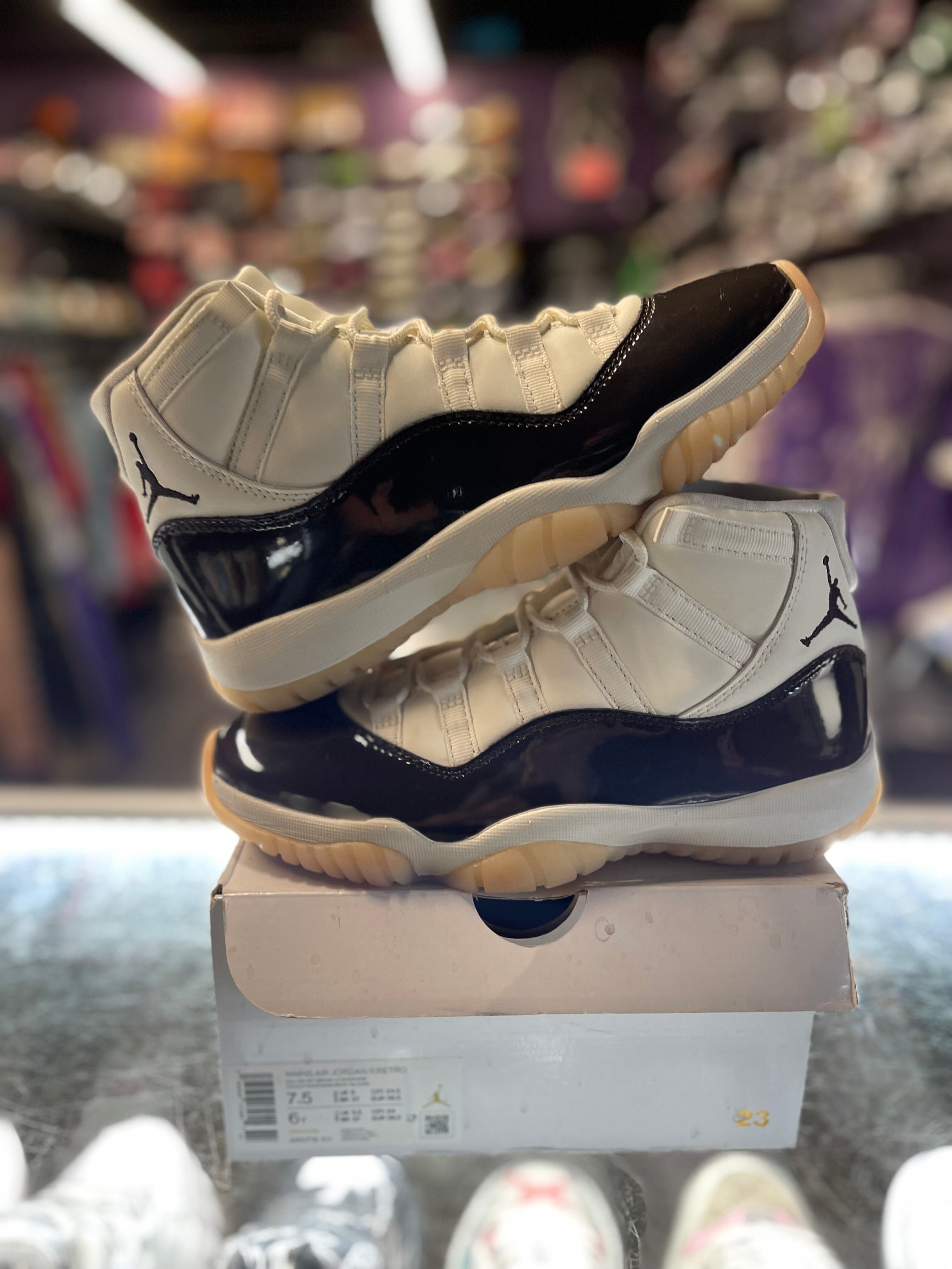 2023 Air Jordan Retro 11 "Neapolitan" (W)