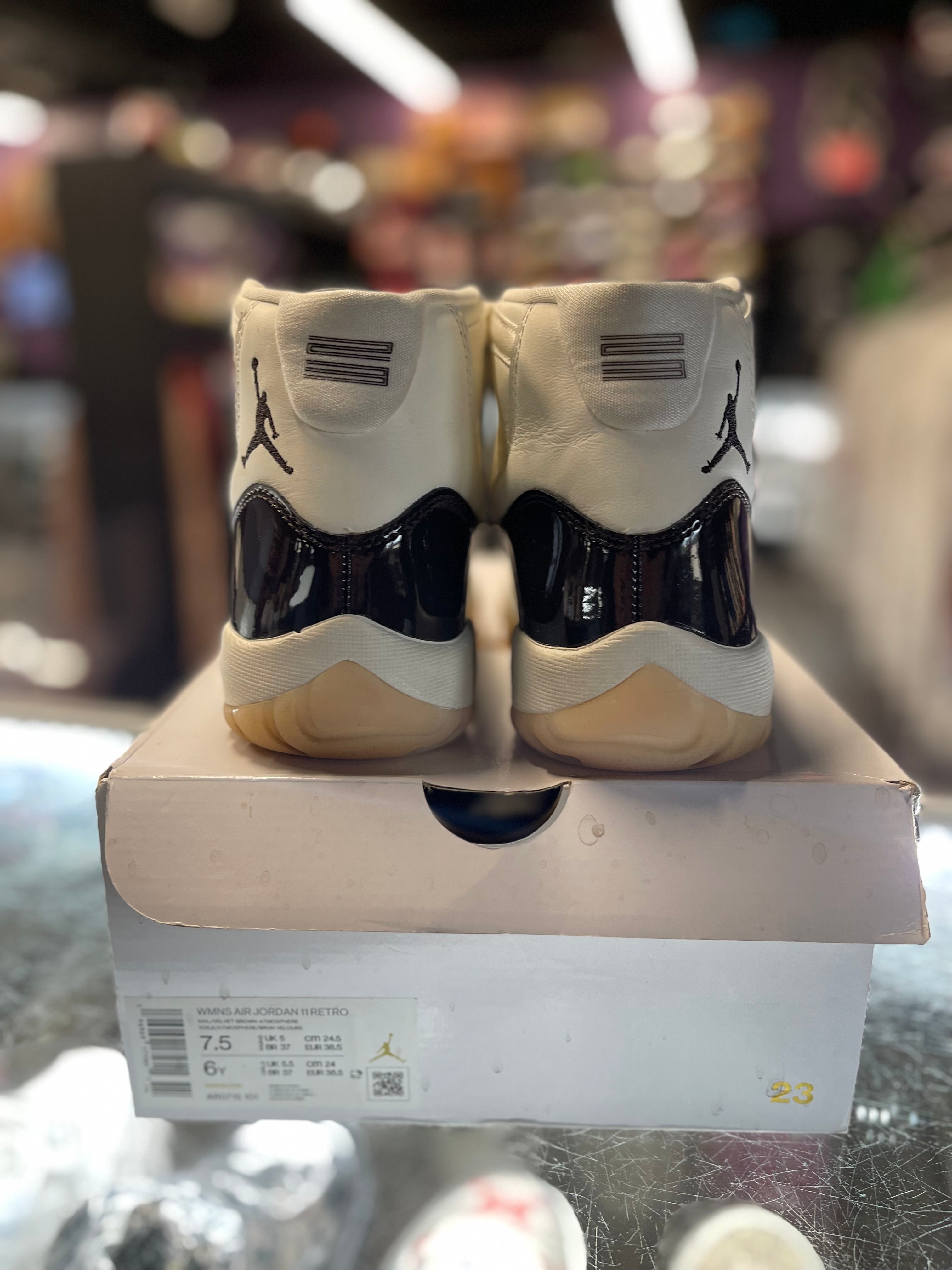 2023 Air Jordan Retro 11 "Neapolitan" (W)