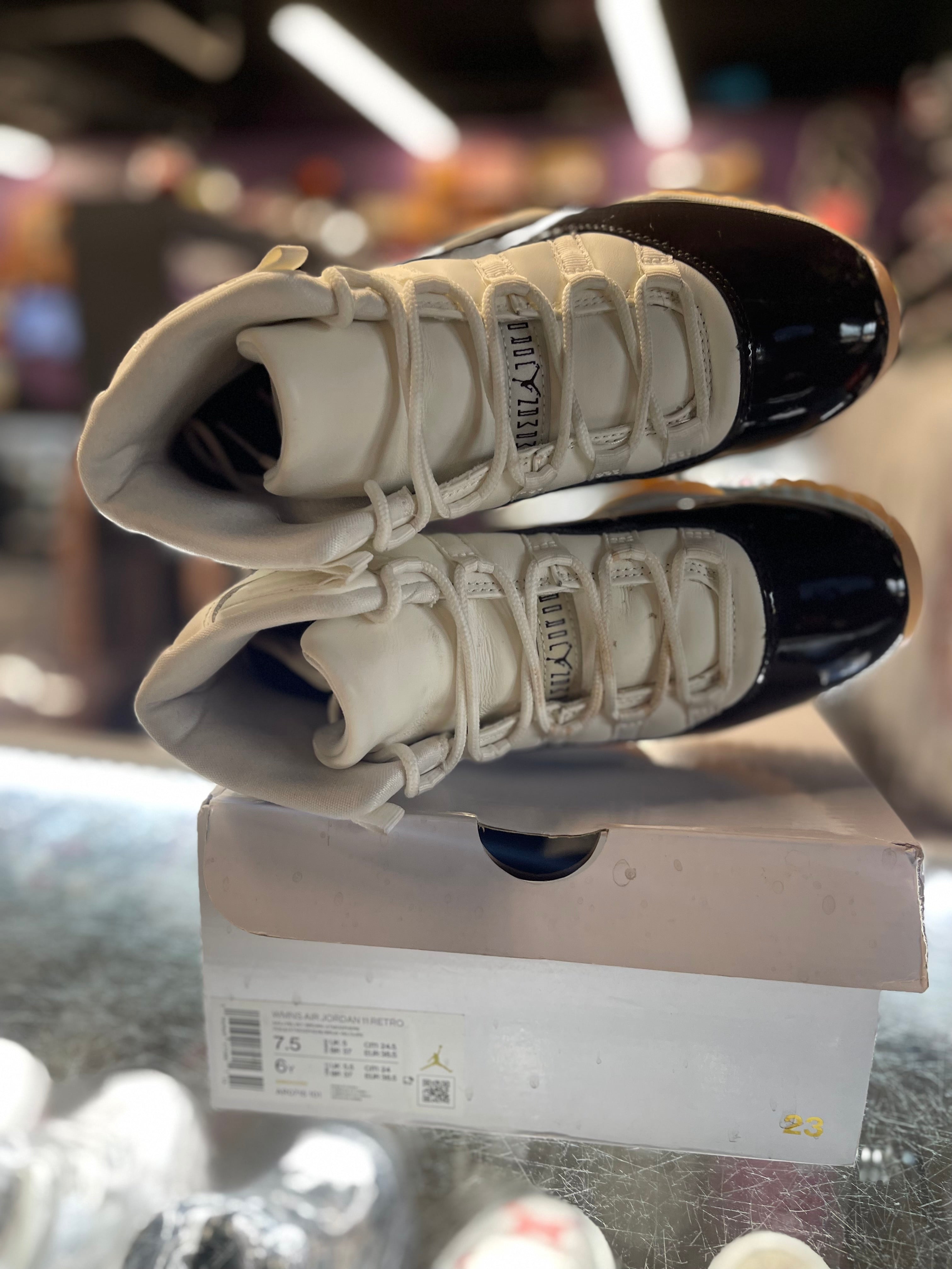 2023 Air Jordan Retro 11 "Neapolitan" (W)