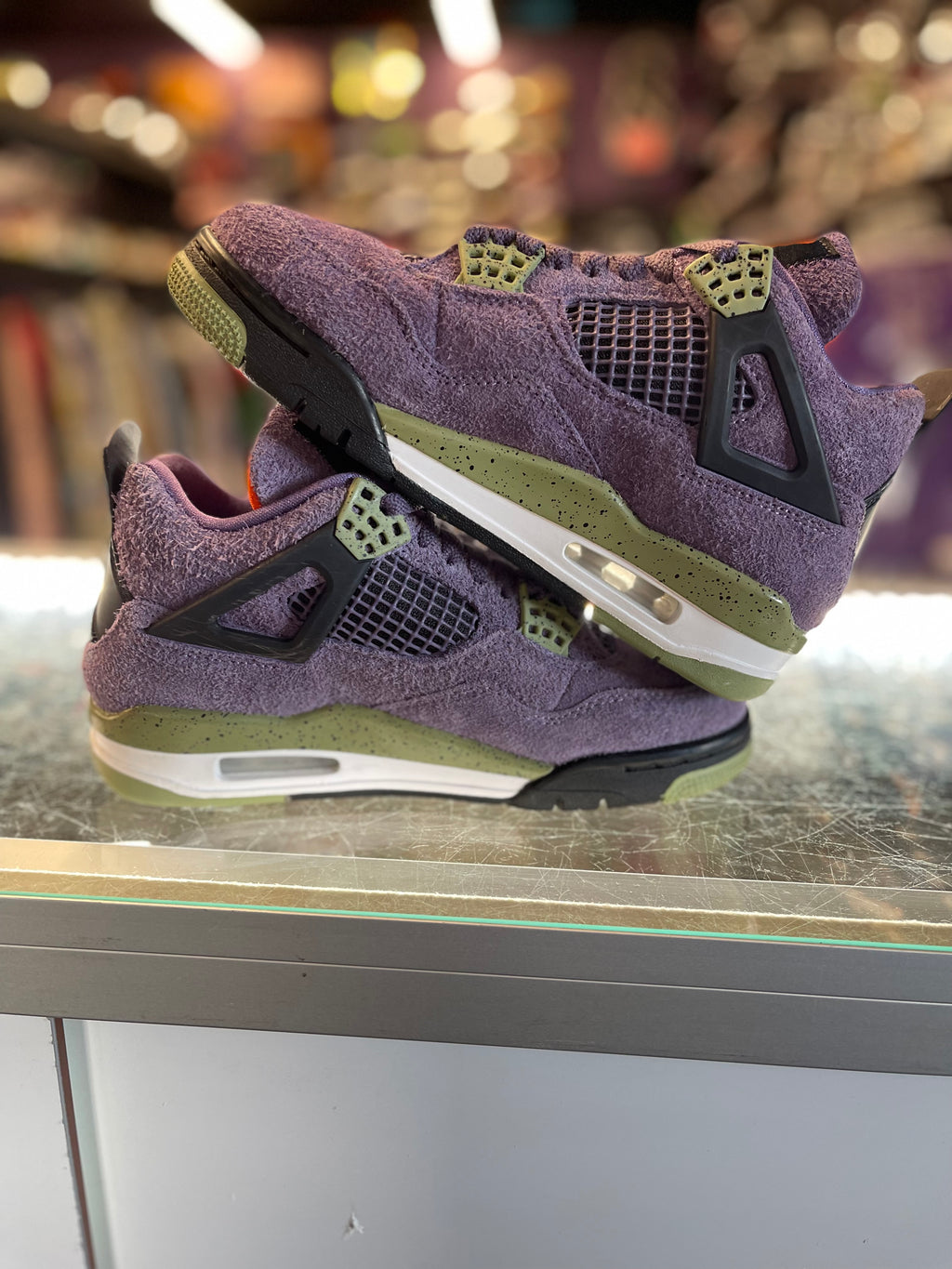 2022 Air Jordan Retro 4 "Canyon Purple" (W)