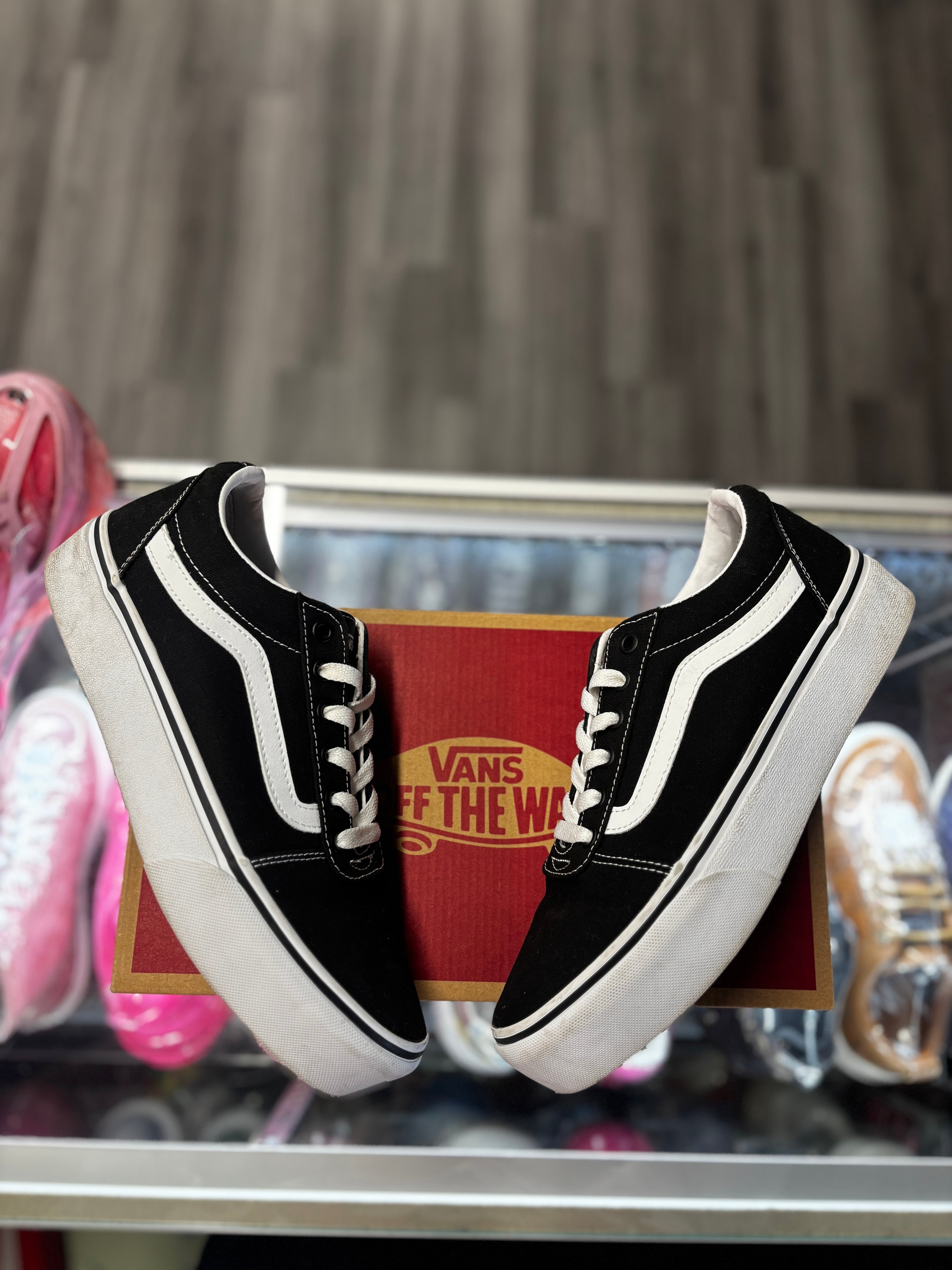 Vans Knu Skool "Black White"