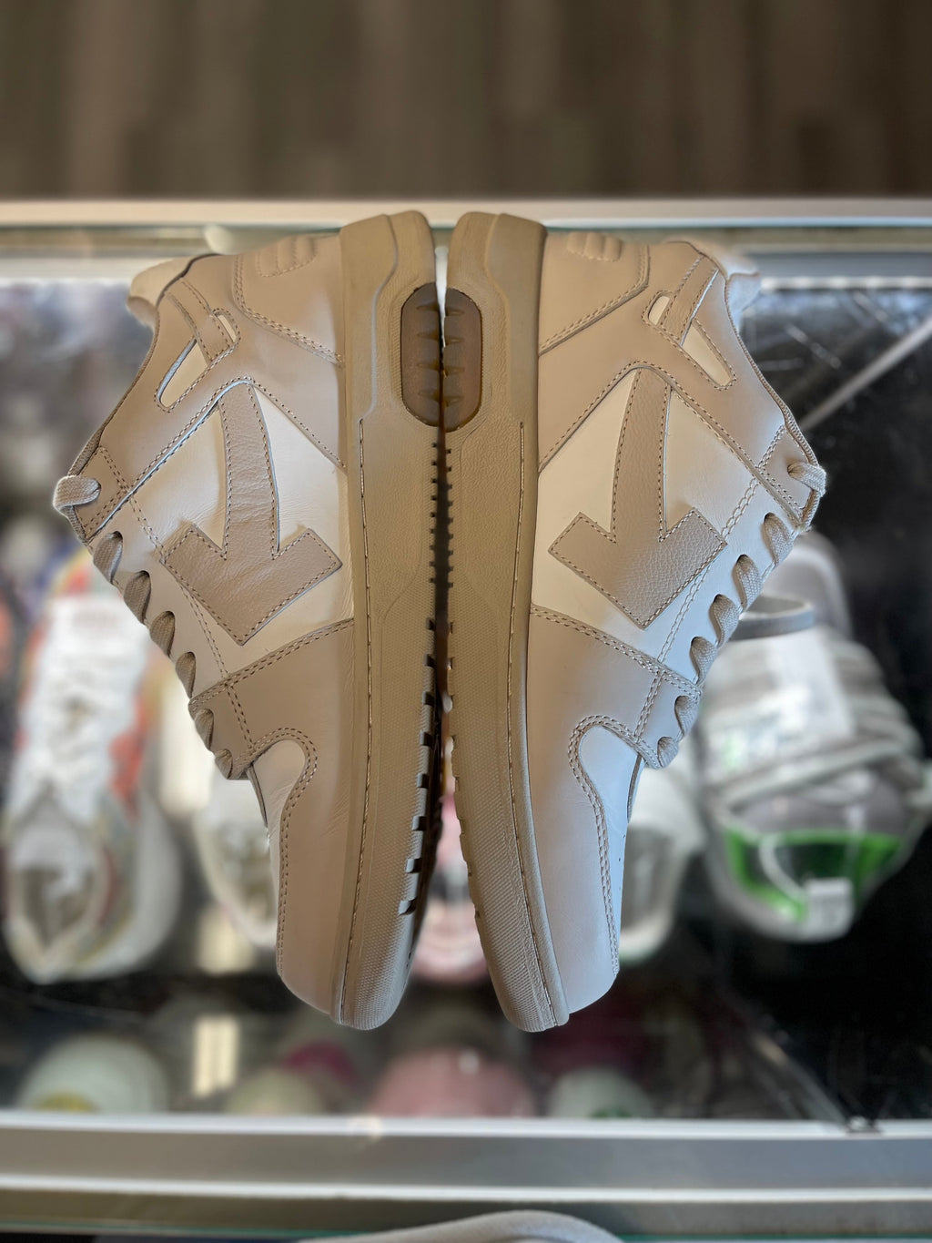 Off White Out the office "White/Beige/Clay Red"