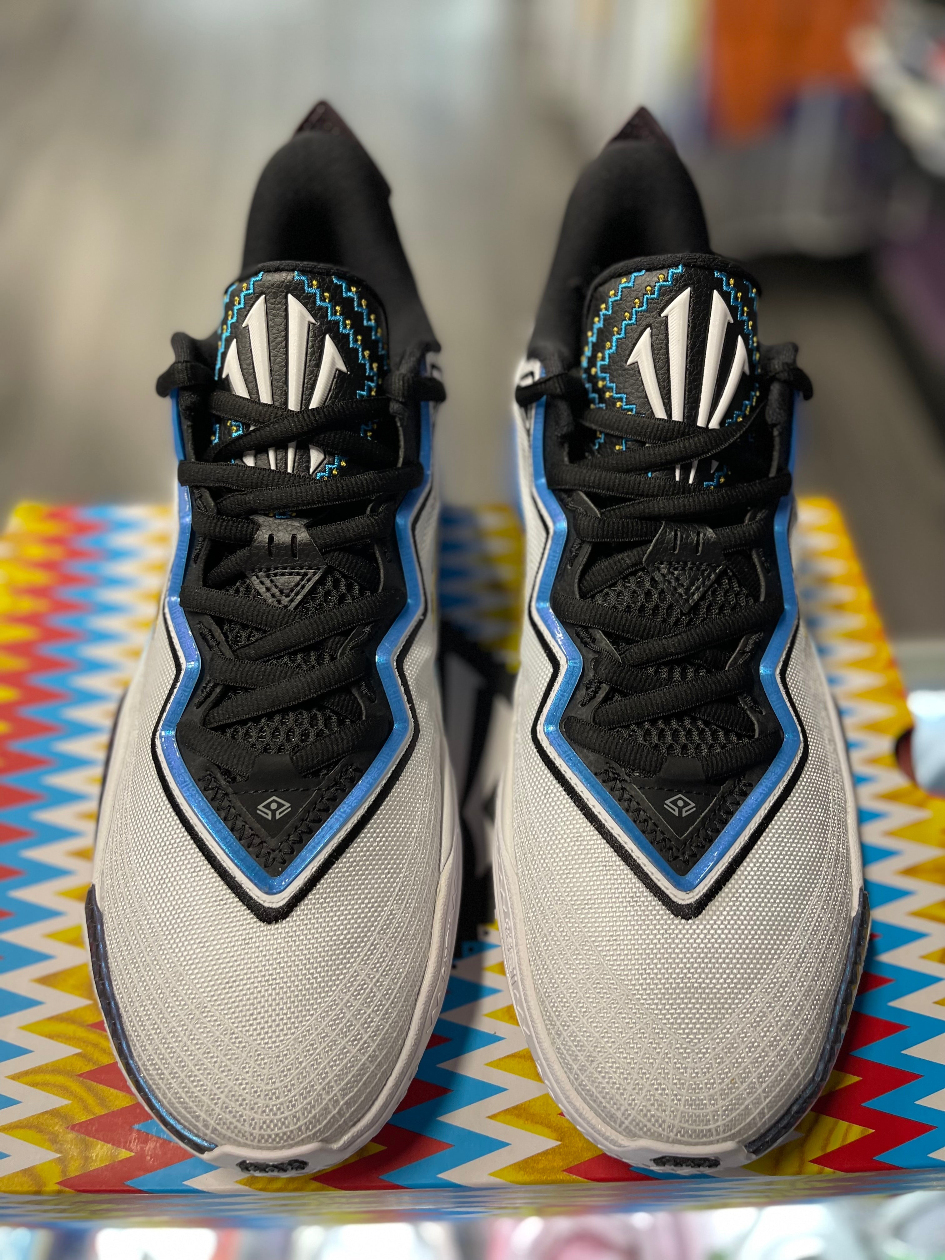 Anta Kai 2 "White/Black"