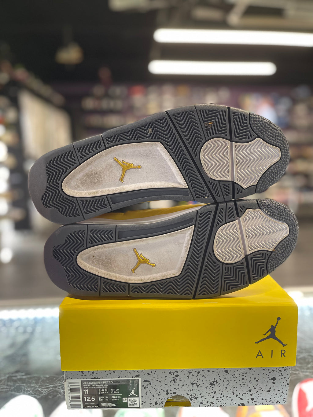 2021 Air Jordan Retro 4 "Lightning"