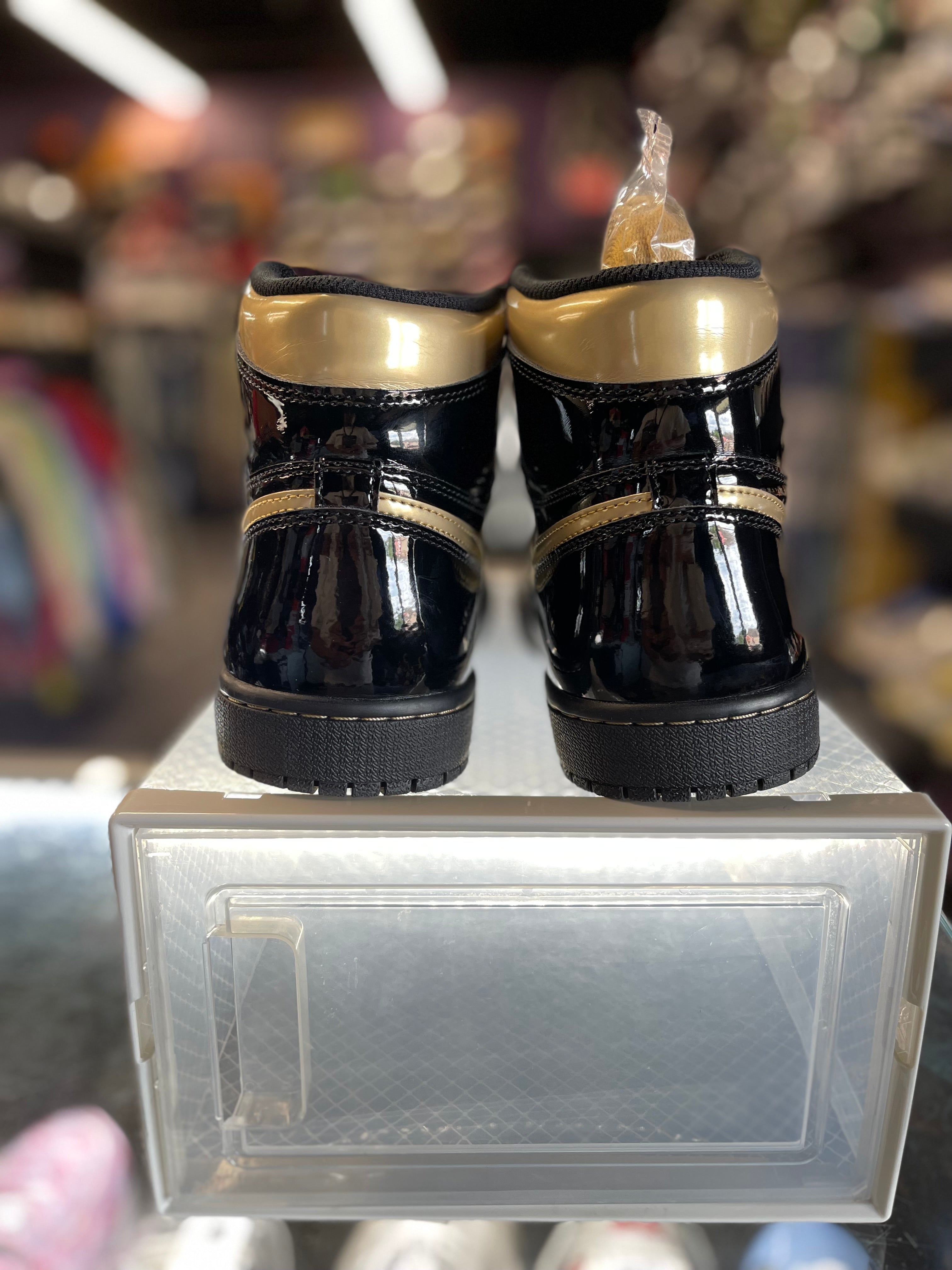 2020 Air Jordan retro 1 "Black Metallic Gold"