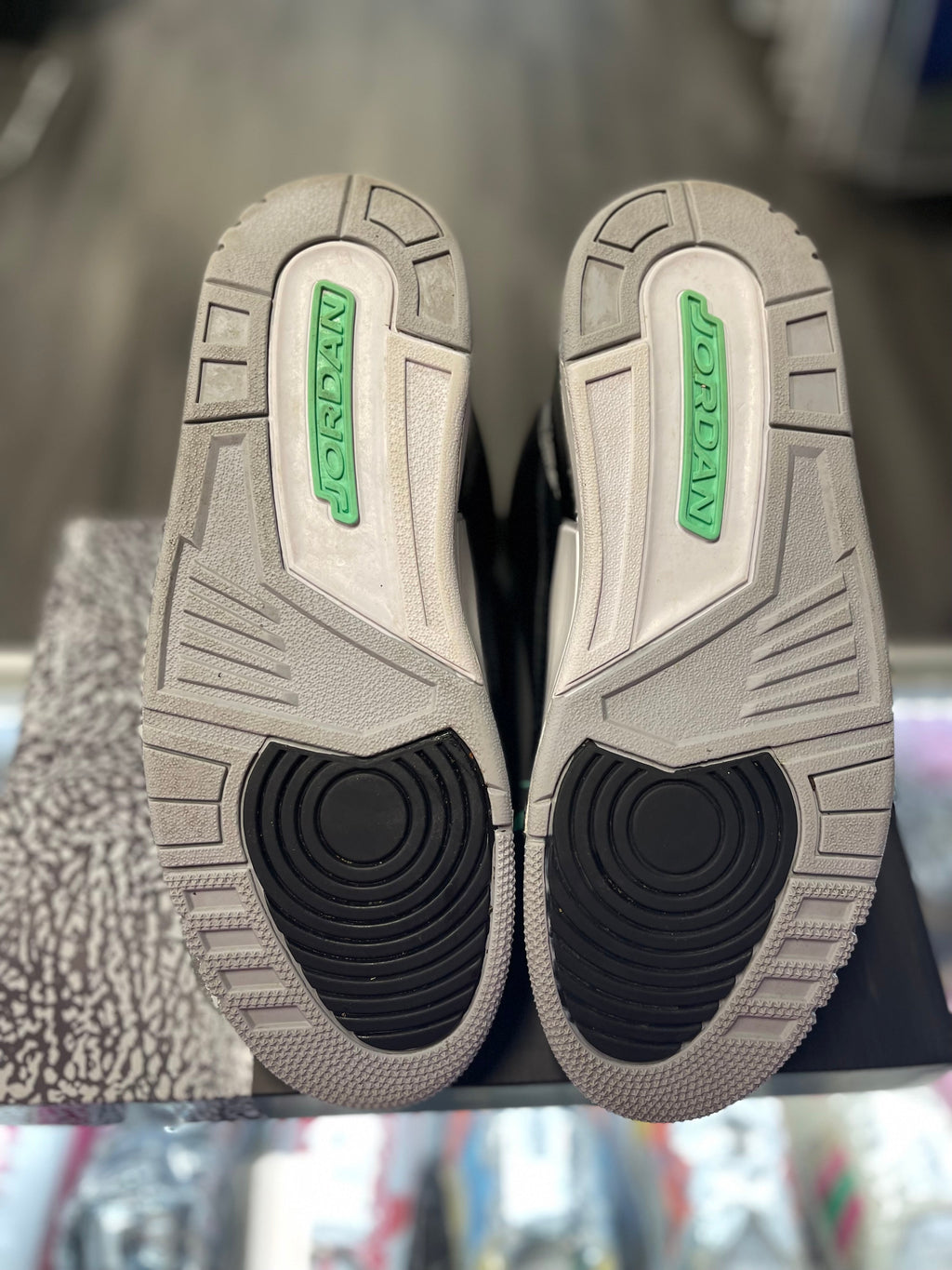2024 Air Jordan Retro 3 "Green Glow"