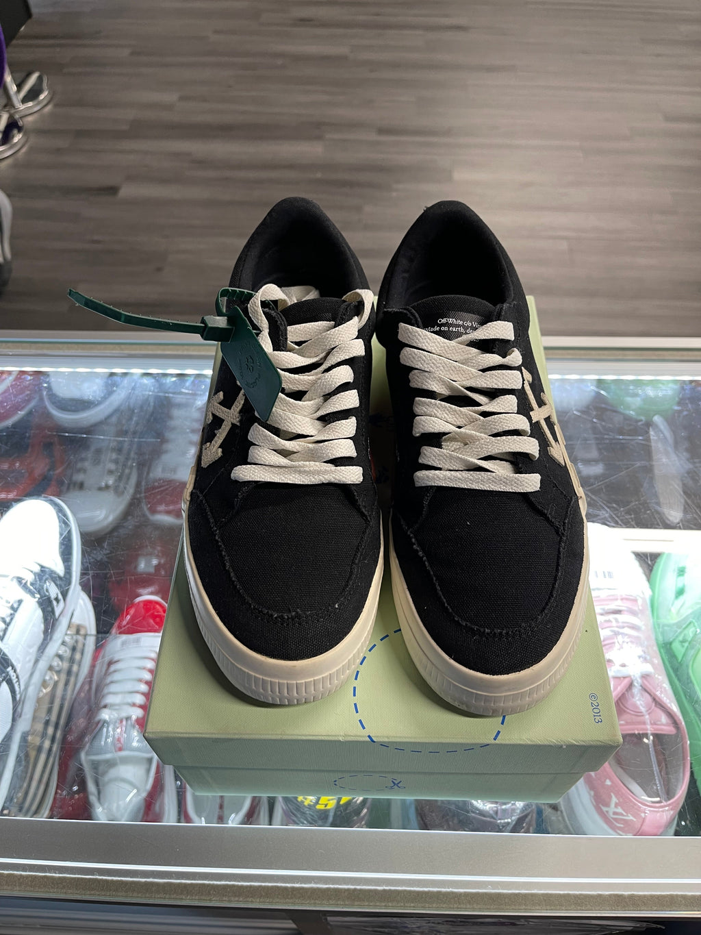 Off-White Vulcanized Low "Black White"
