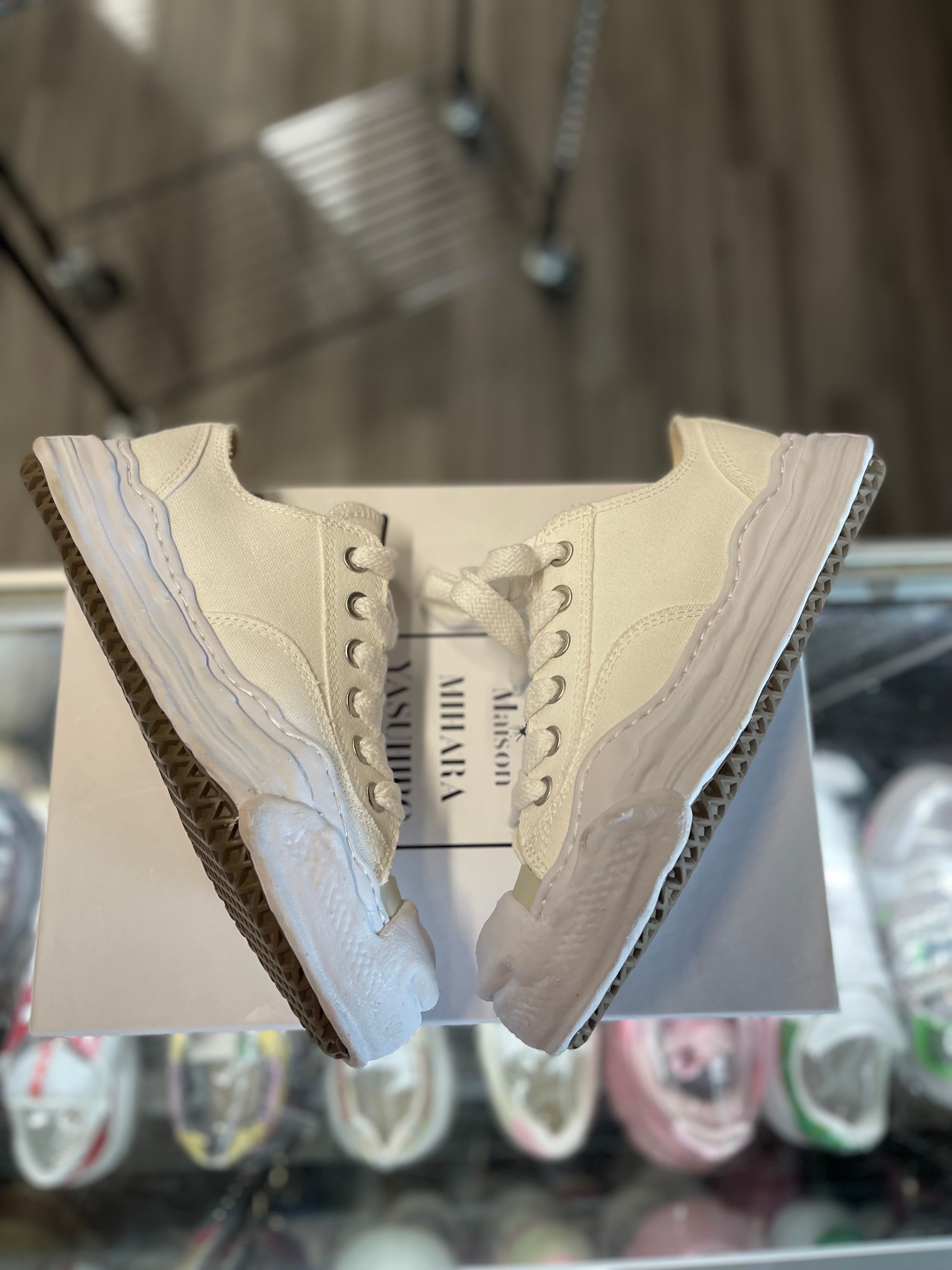 Maison Mihara Low "White"