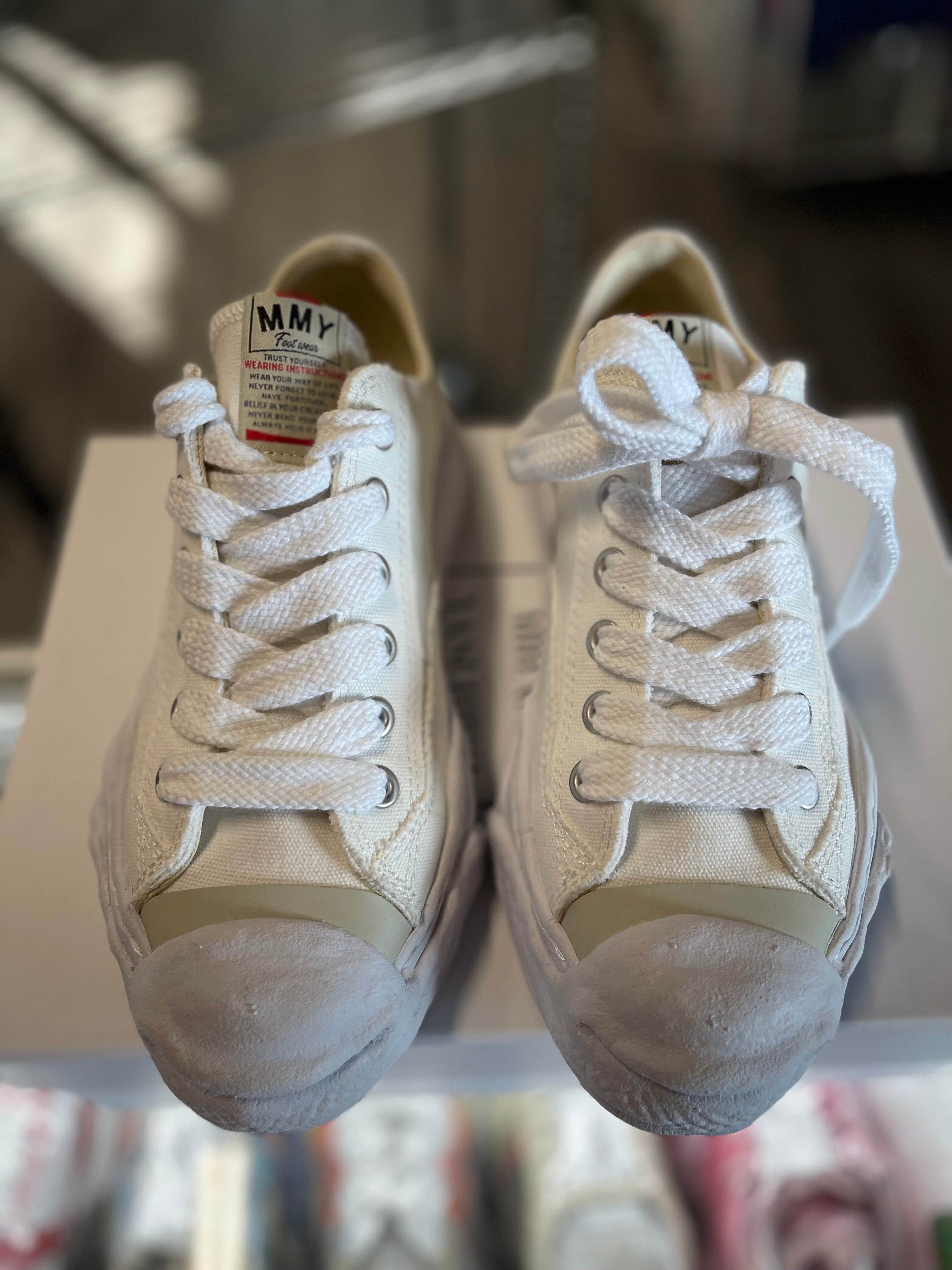 Maison Mihara Low "White"