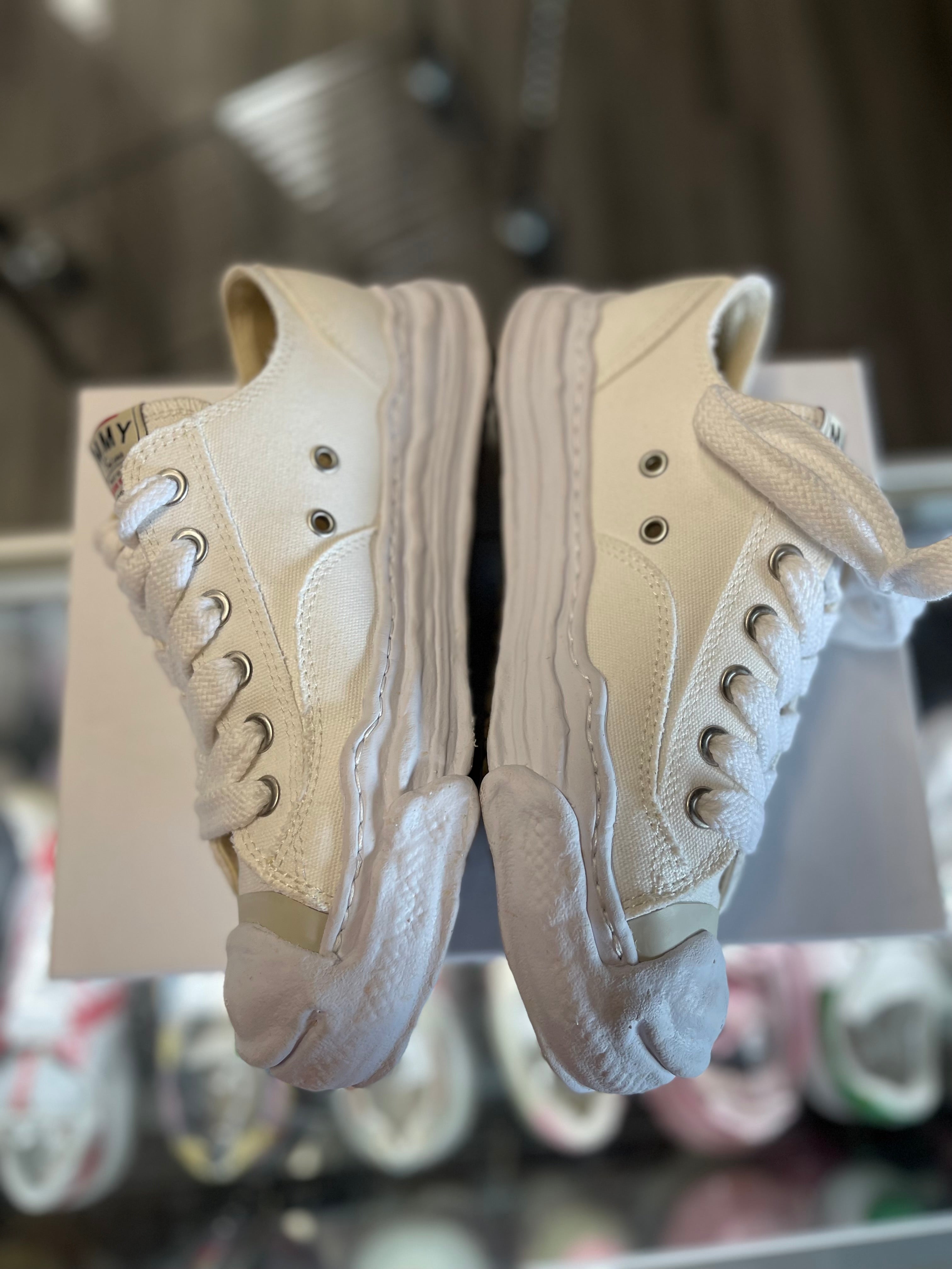 Maison Mihara Low "White"