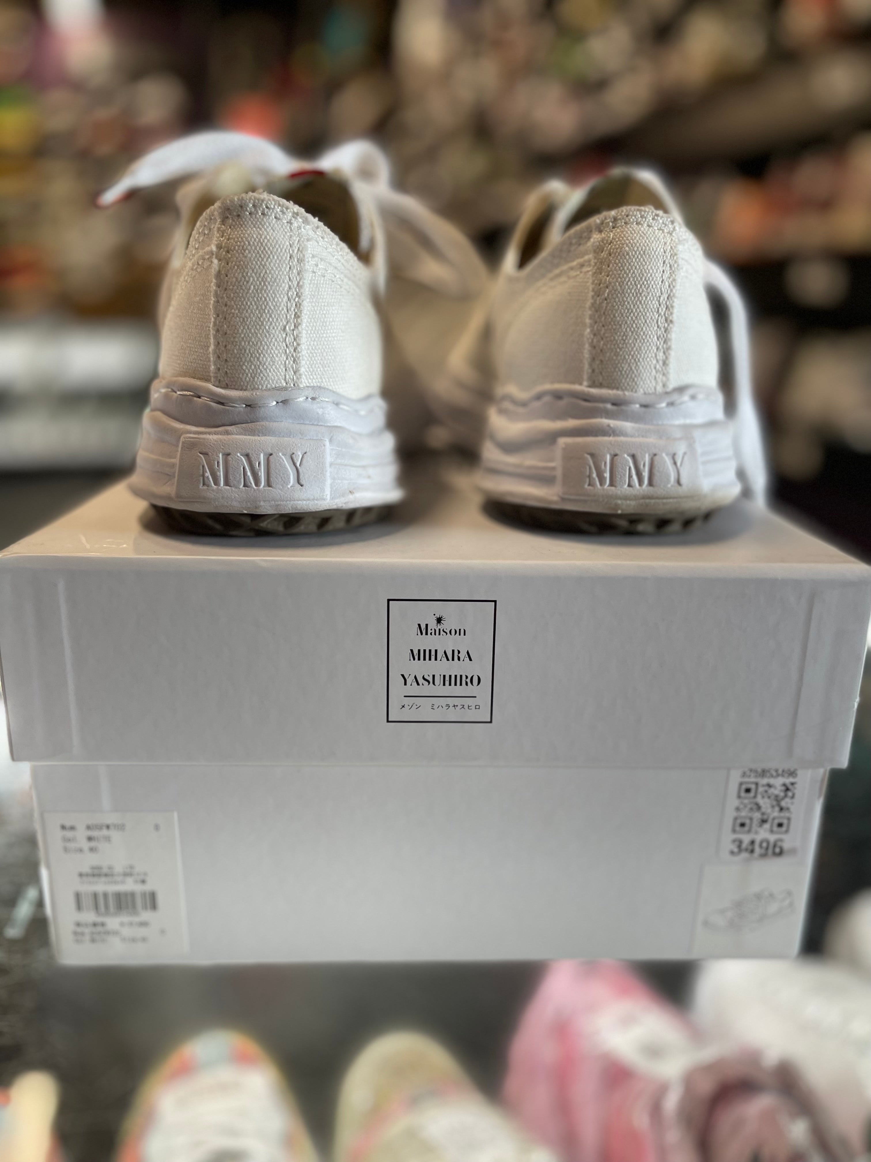 Maison Mihara Low "White"