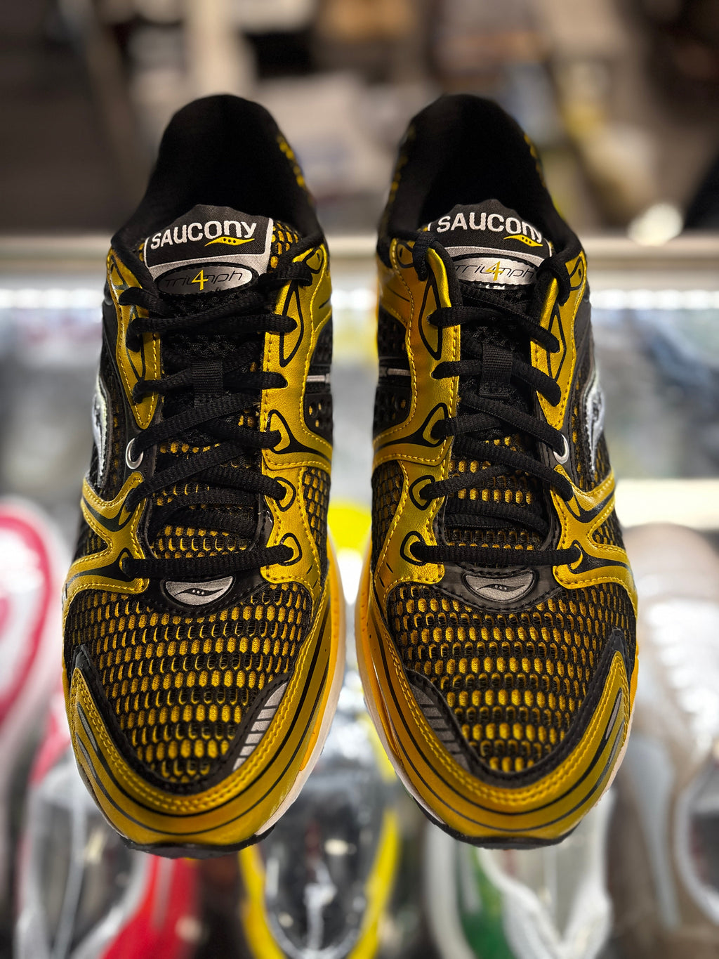 2025 Saucony ProGrid Triumph4 "Lemon Chrome"
