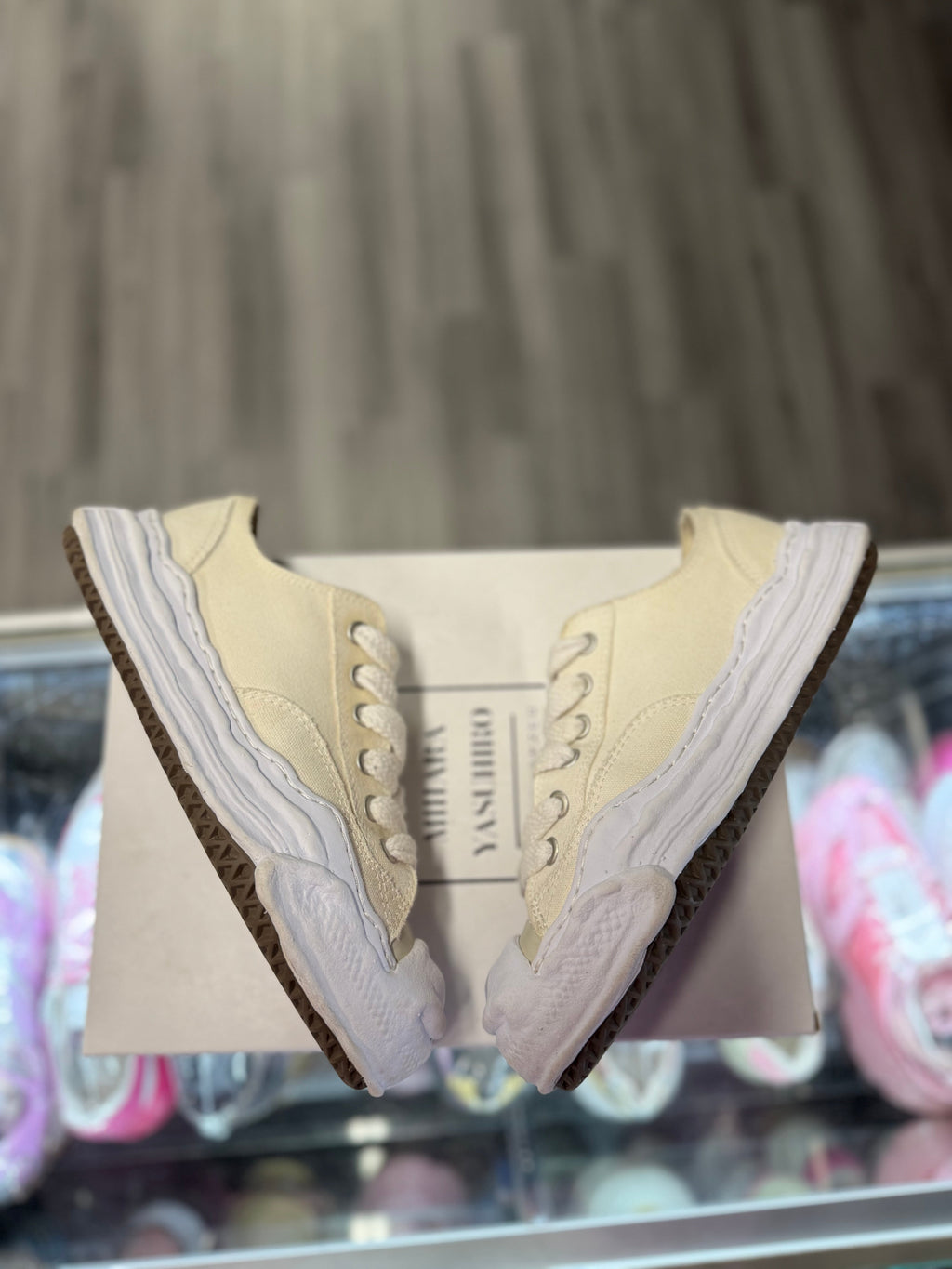 Maison Mihara Low "White"