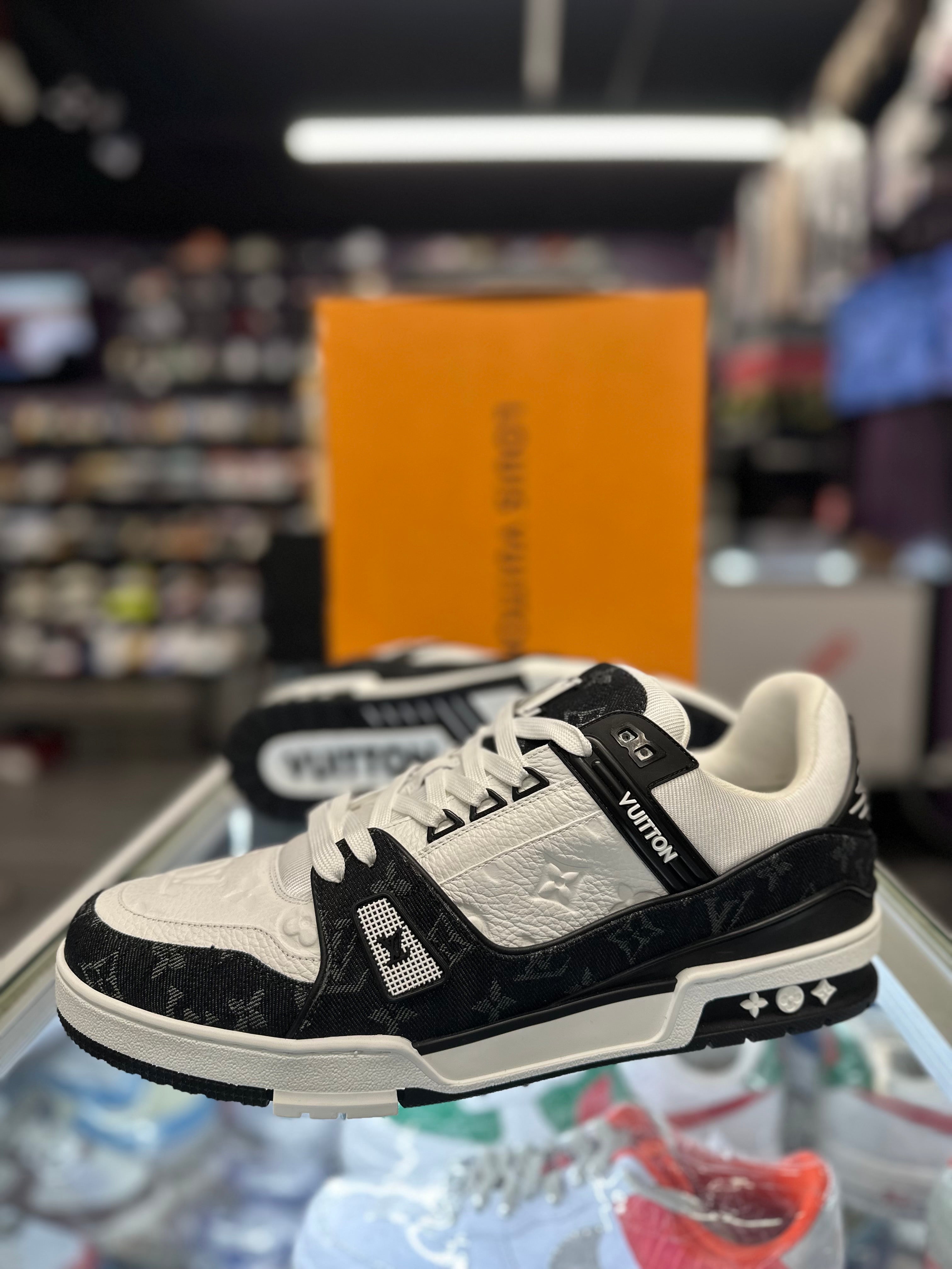 Louis Vuitton Trainer "White Black Monogram"