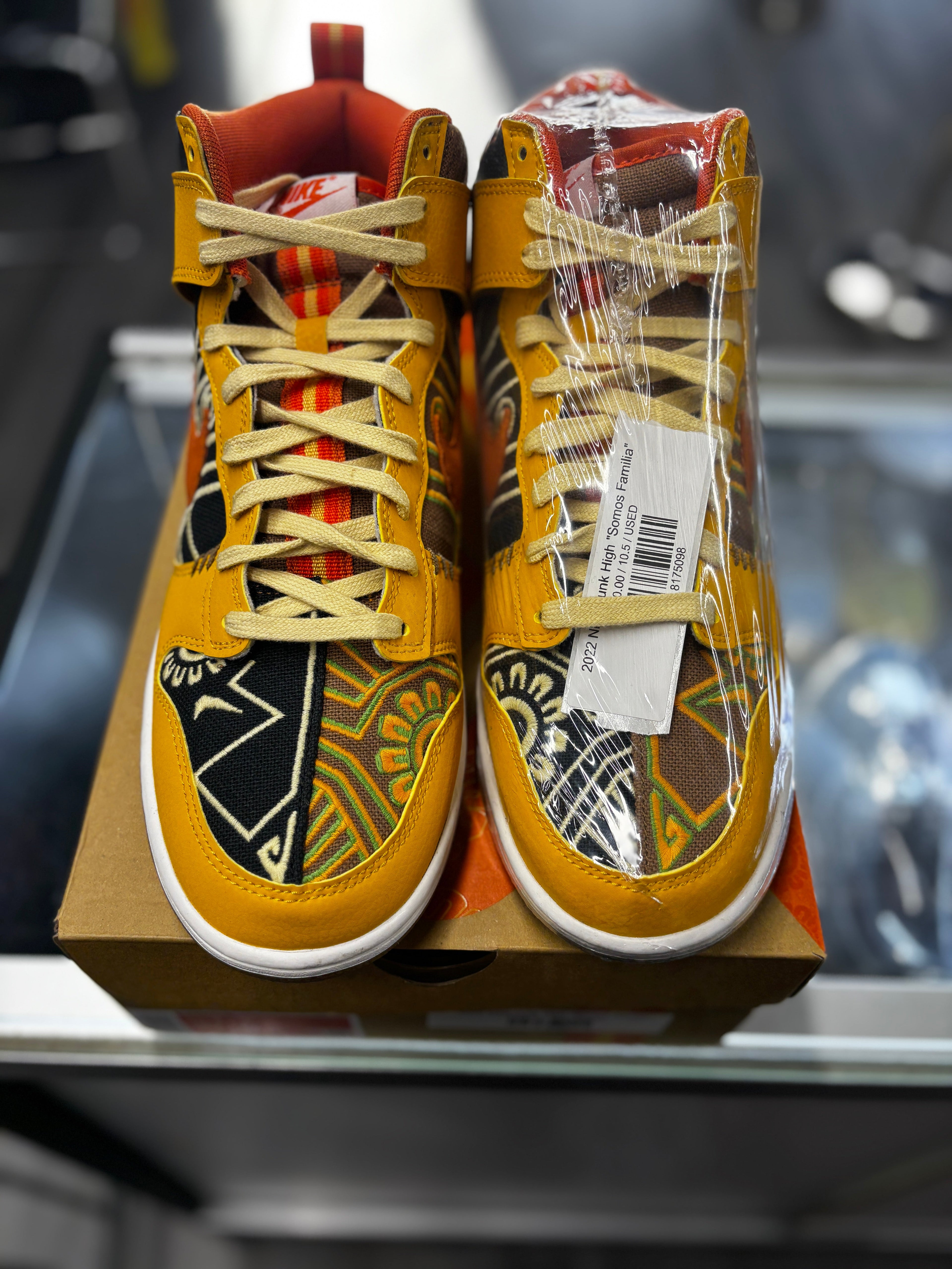 2022 Nike Dunk High "Somos Familia"
