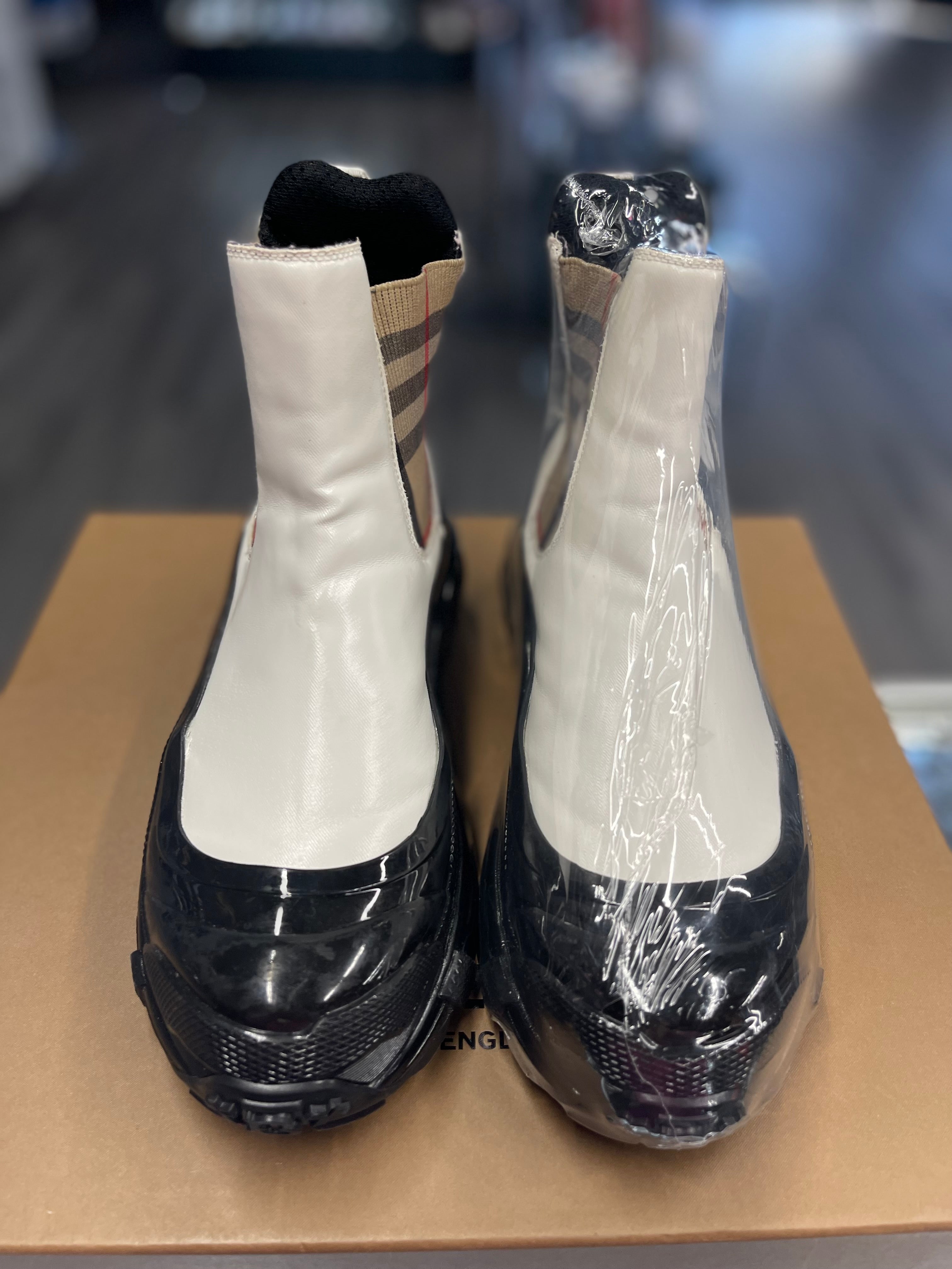 Burberry Nova Check Pattern Leather Chelsea Boots "Archive Beige/ White"
