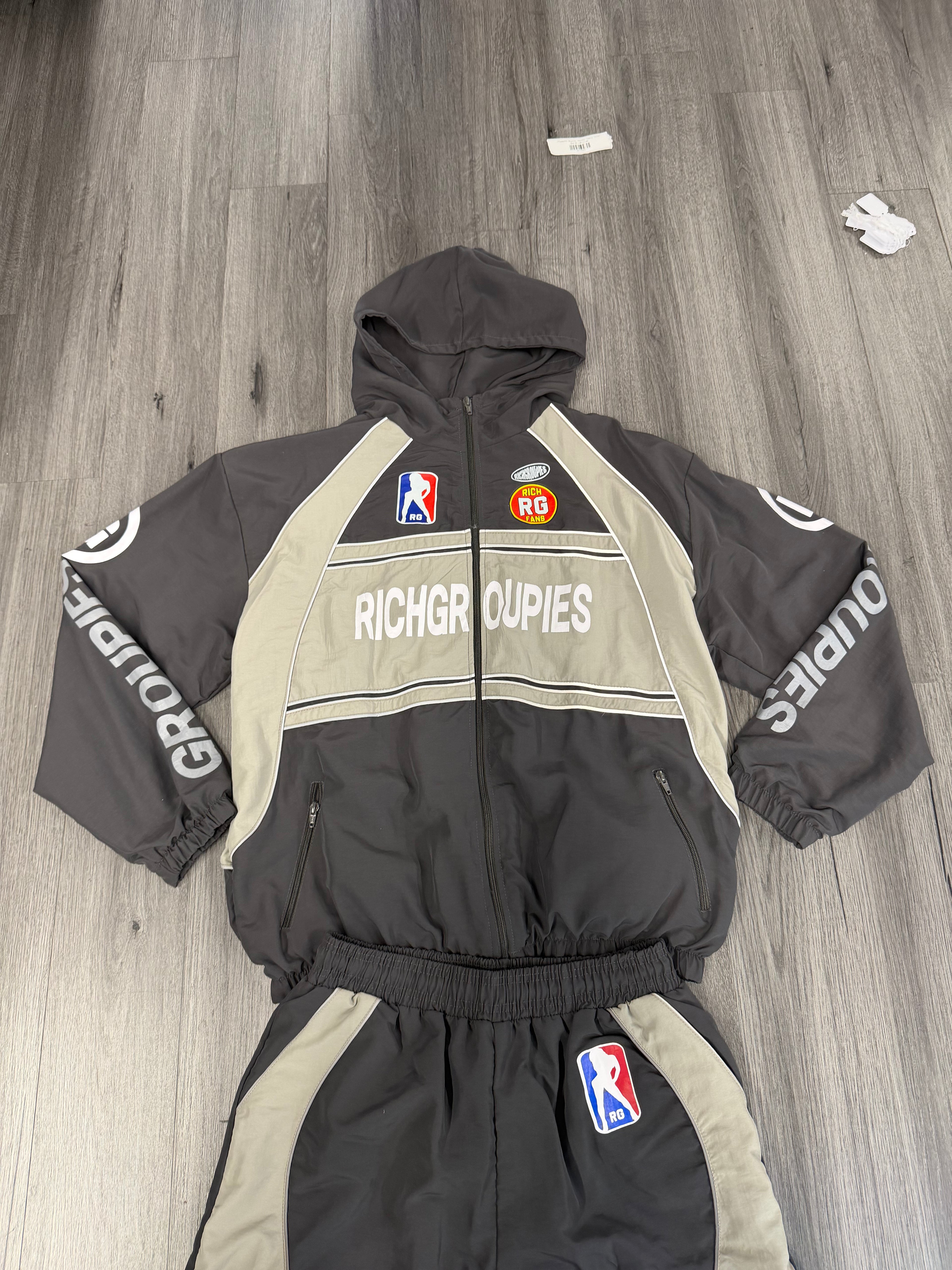 Rich Groupies Sets "Raceway / Dark Grey"