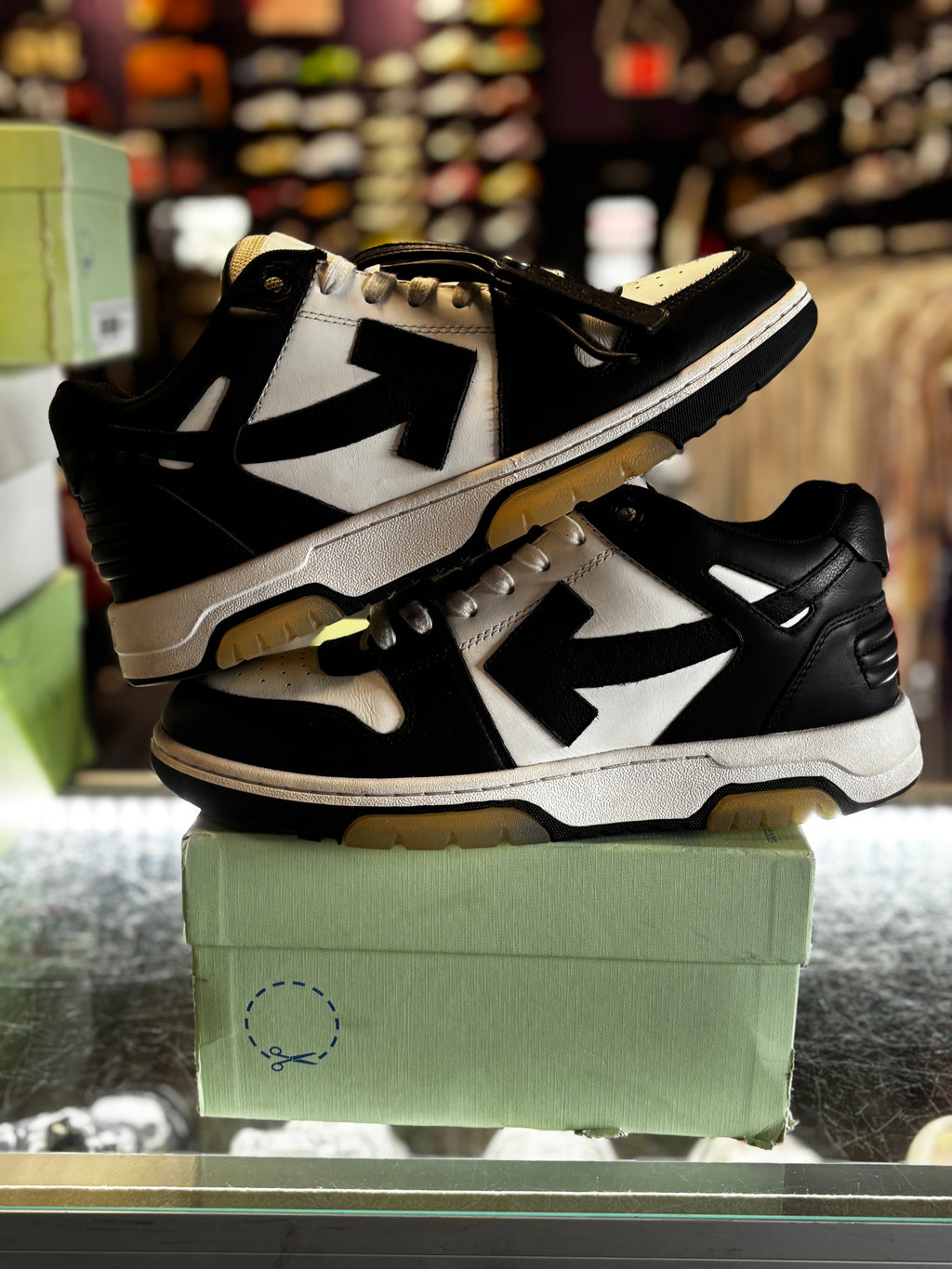 Off White Out Of Office "Black/White"