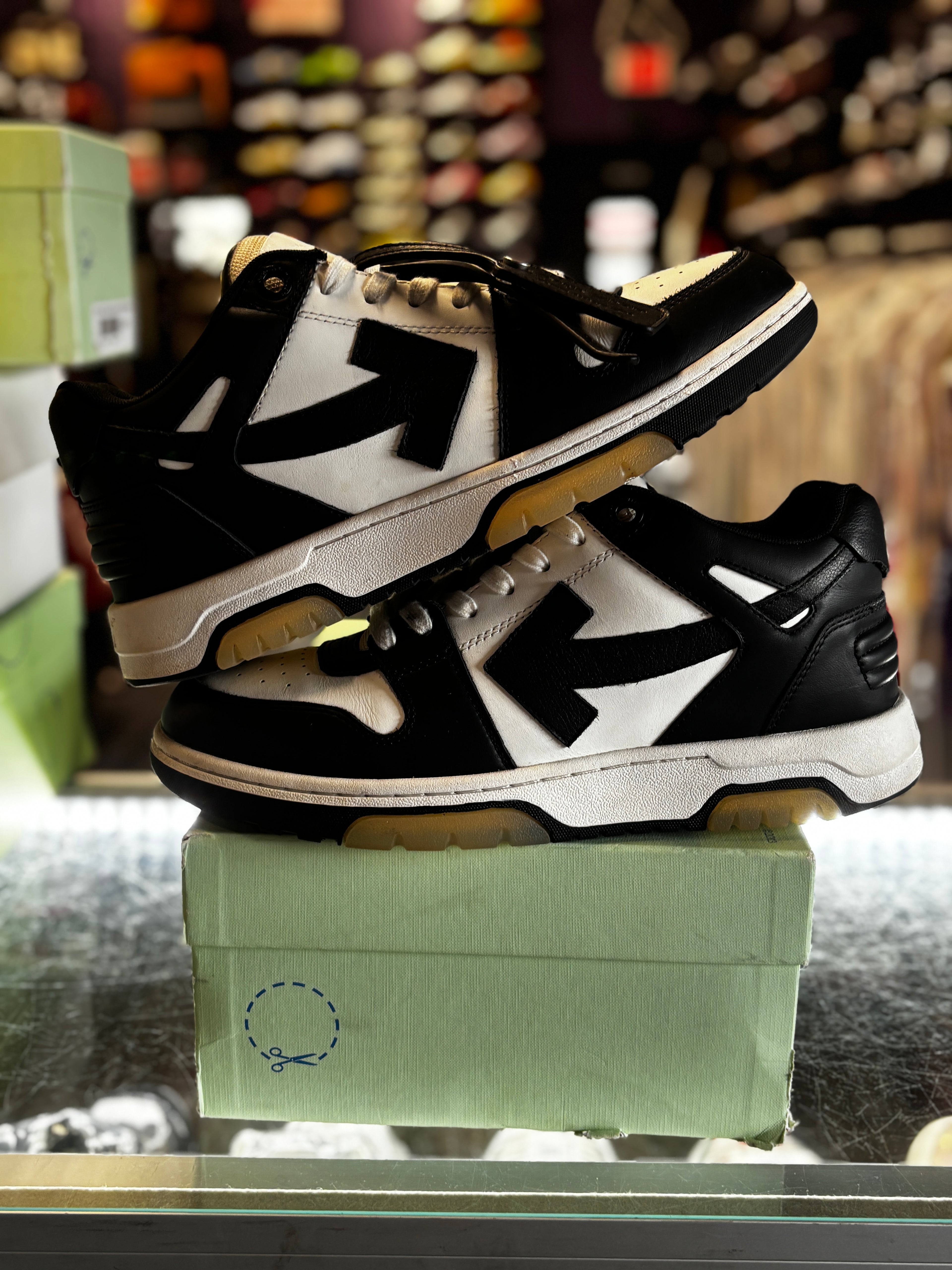 Off White Out Of Office "Black/White"