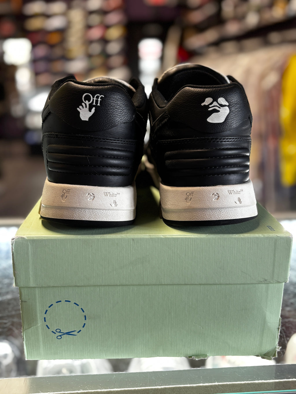 Off White Out Of Office "Black/White"