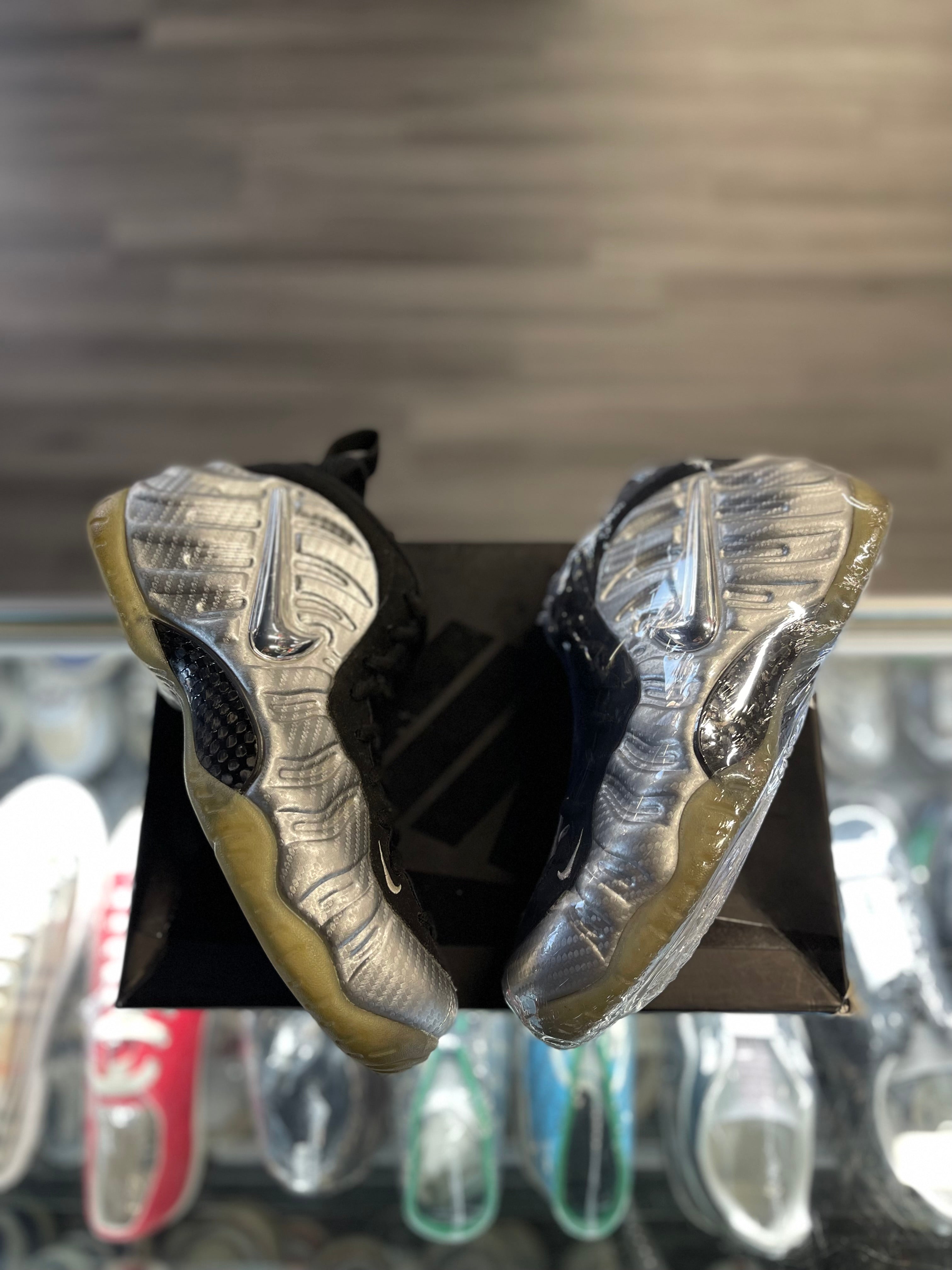 2017 Nike Air Foamposite Pro "Silver Surfer"