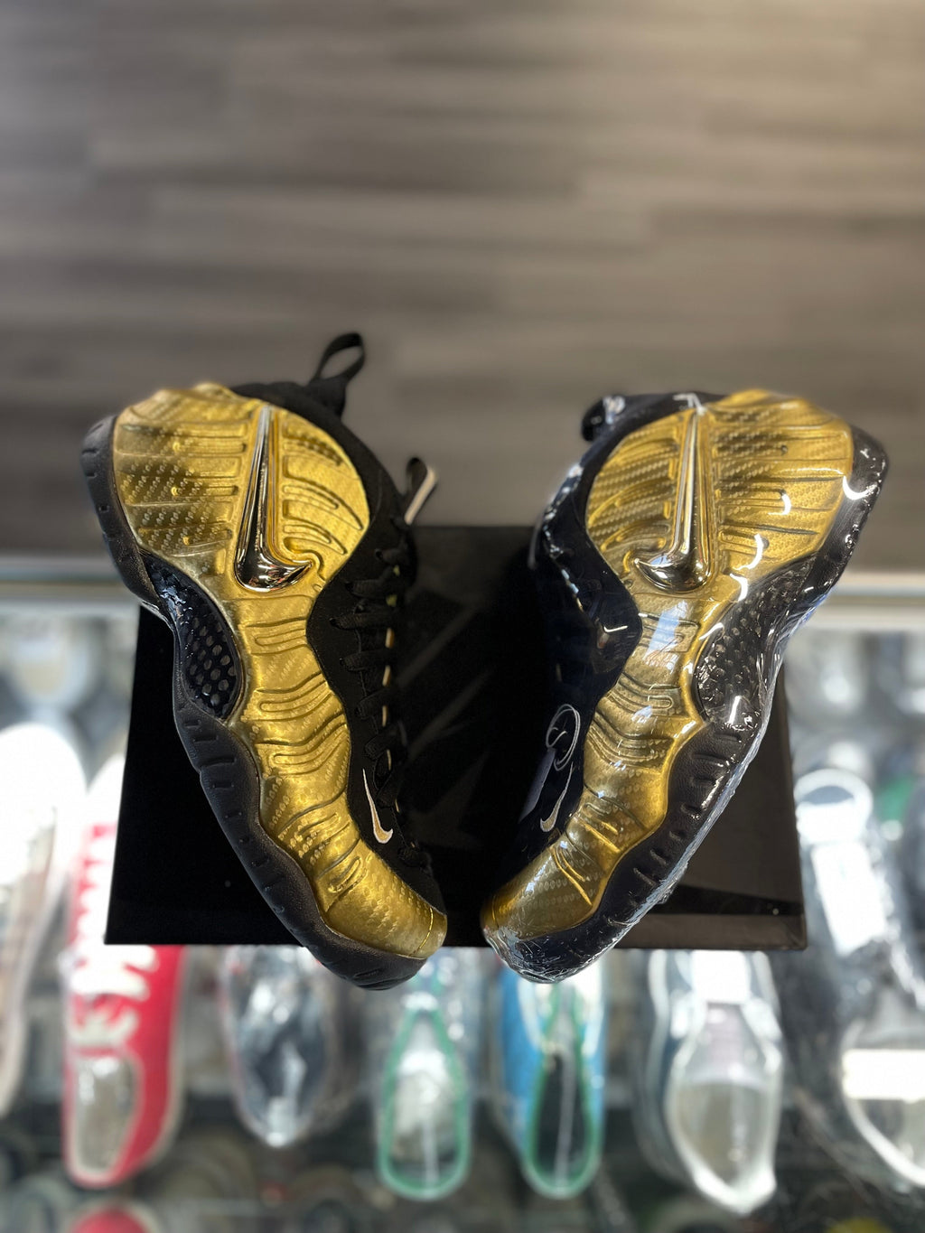 2017 Nike Air Foamposite "Metallic Gold"