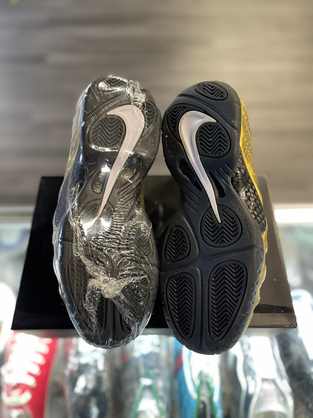 2017 Nike Air Foamposite "Metallic Gold"