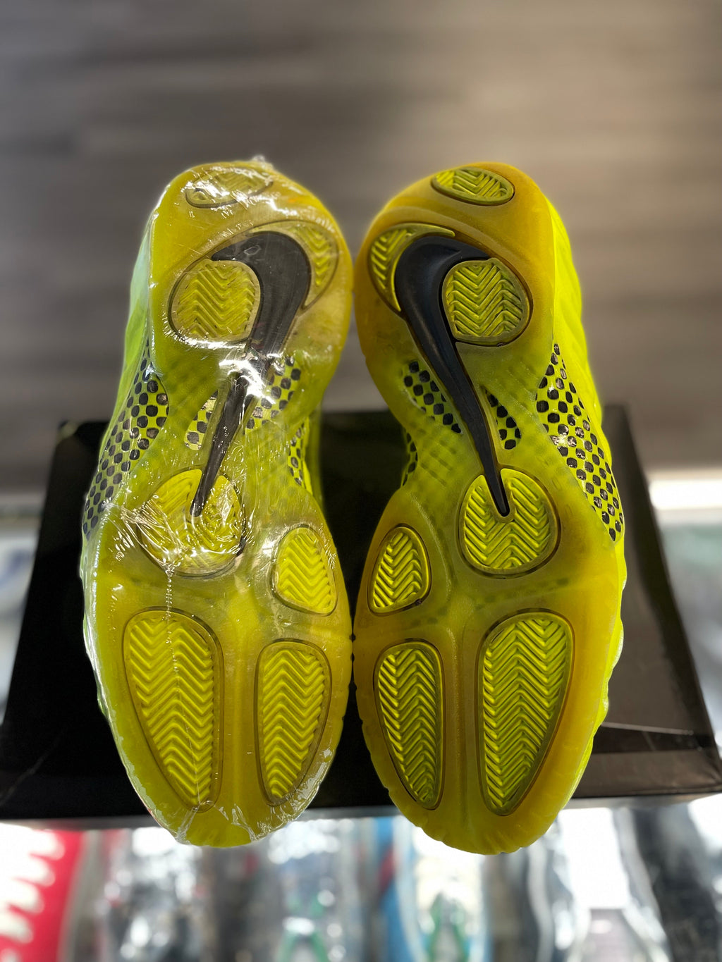 2014 Nike Air Foamposite Pro "Volt"