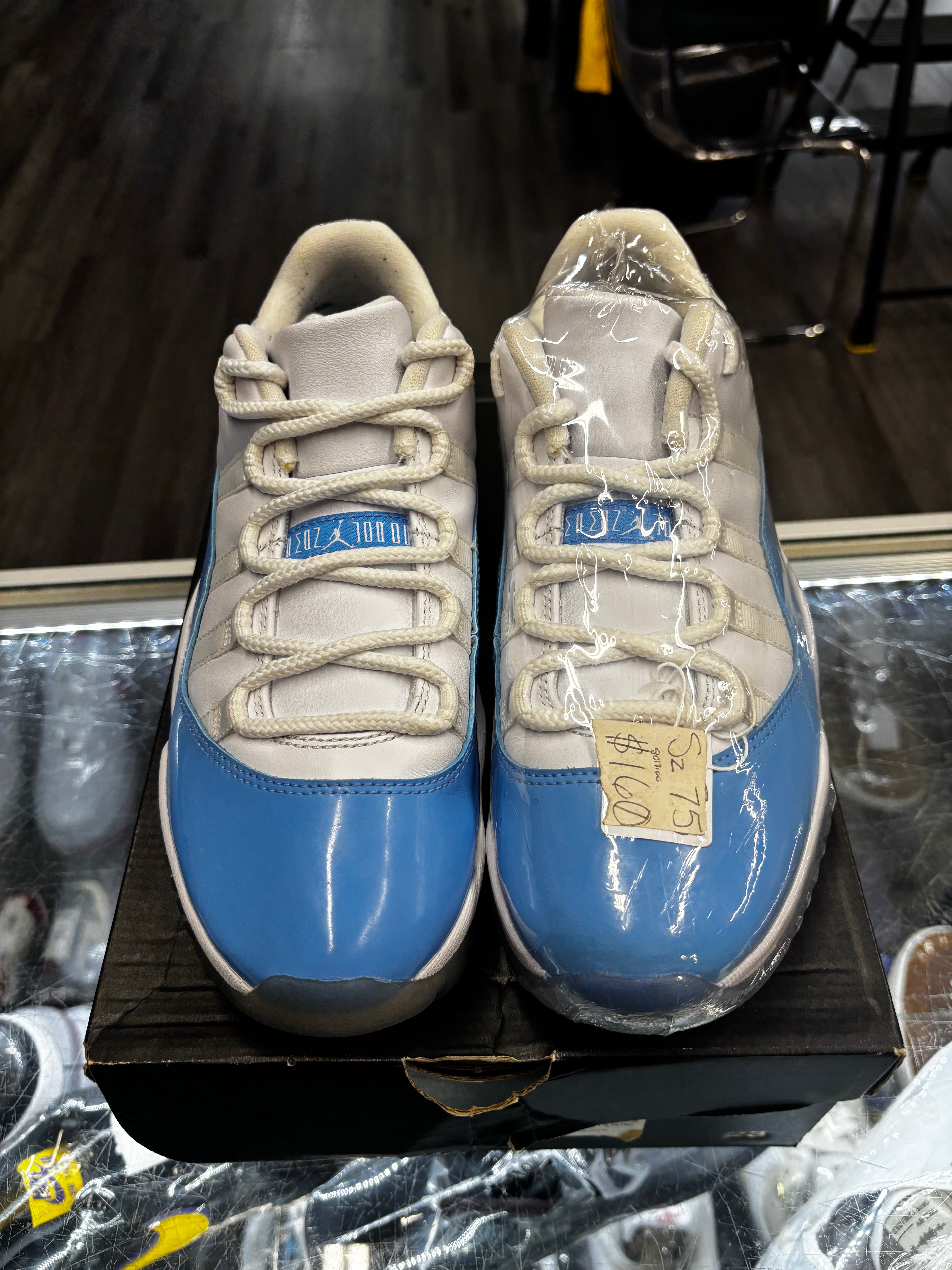 2017 Air Jordan Retro Low 11 "University Blue"
