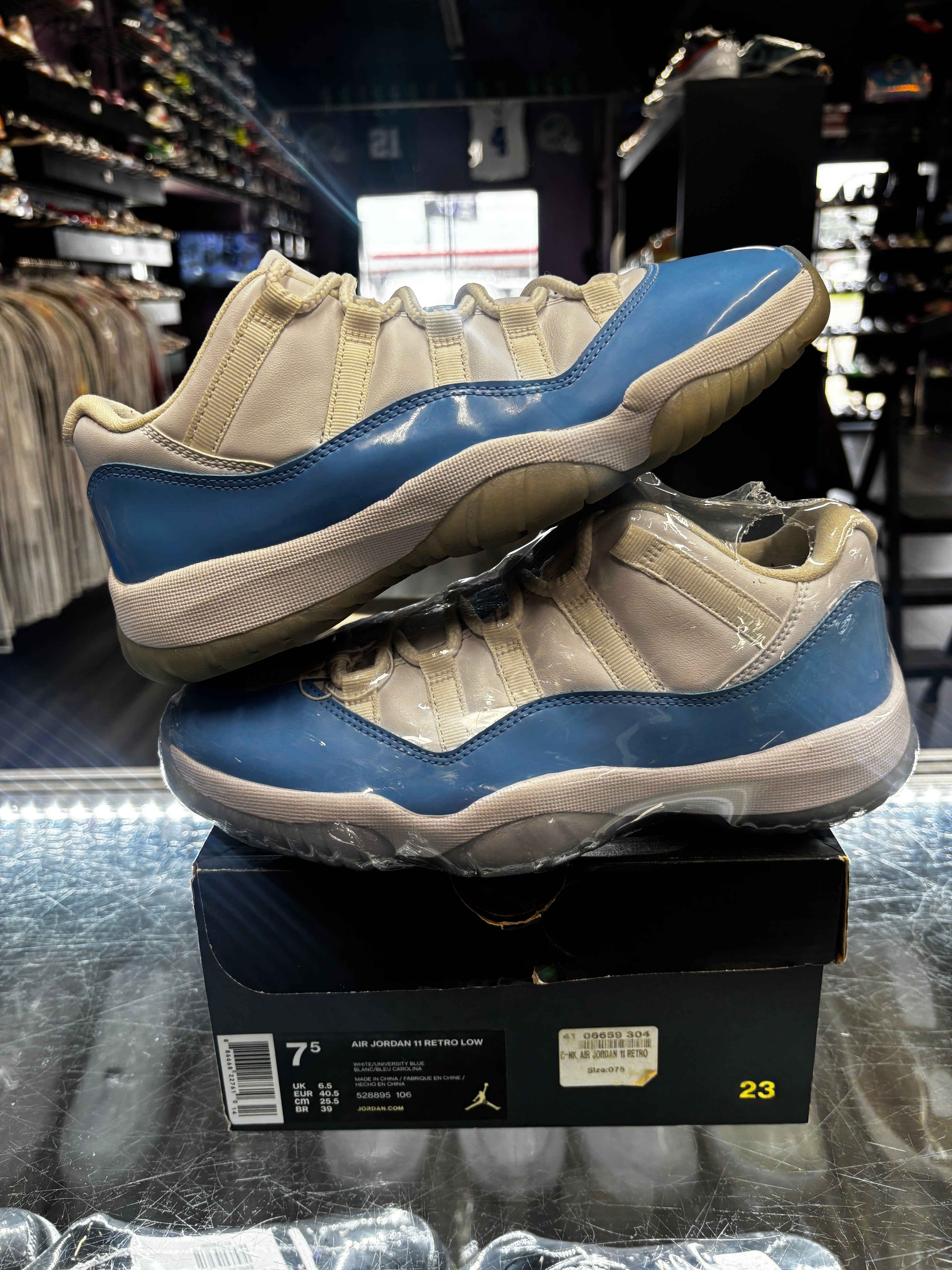 2017 Air Jordan Retro Low 11 "University Blue"