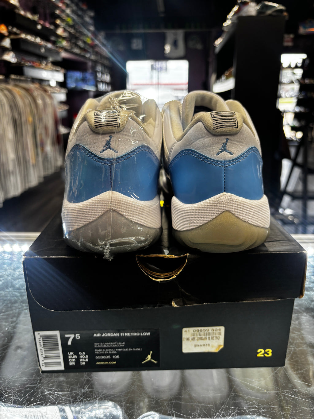 2017 Air Jordan Retro Low 11 "University Blue"