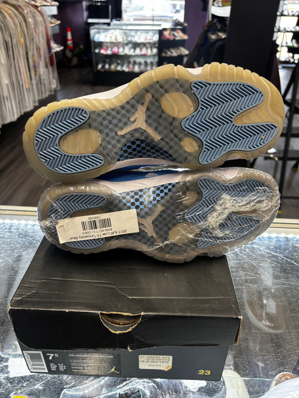2017 Air Jordan Retro Low 11 "University Blue"