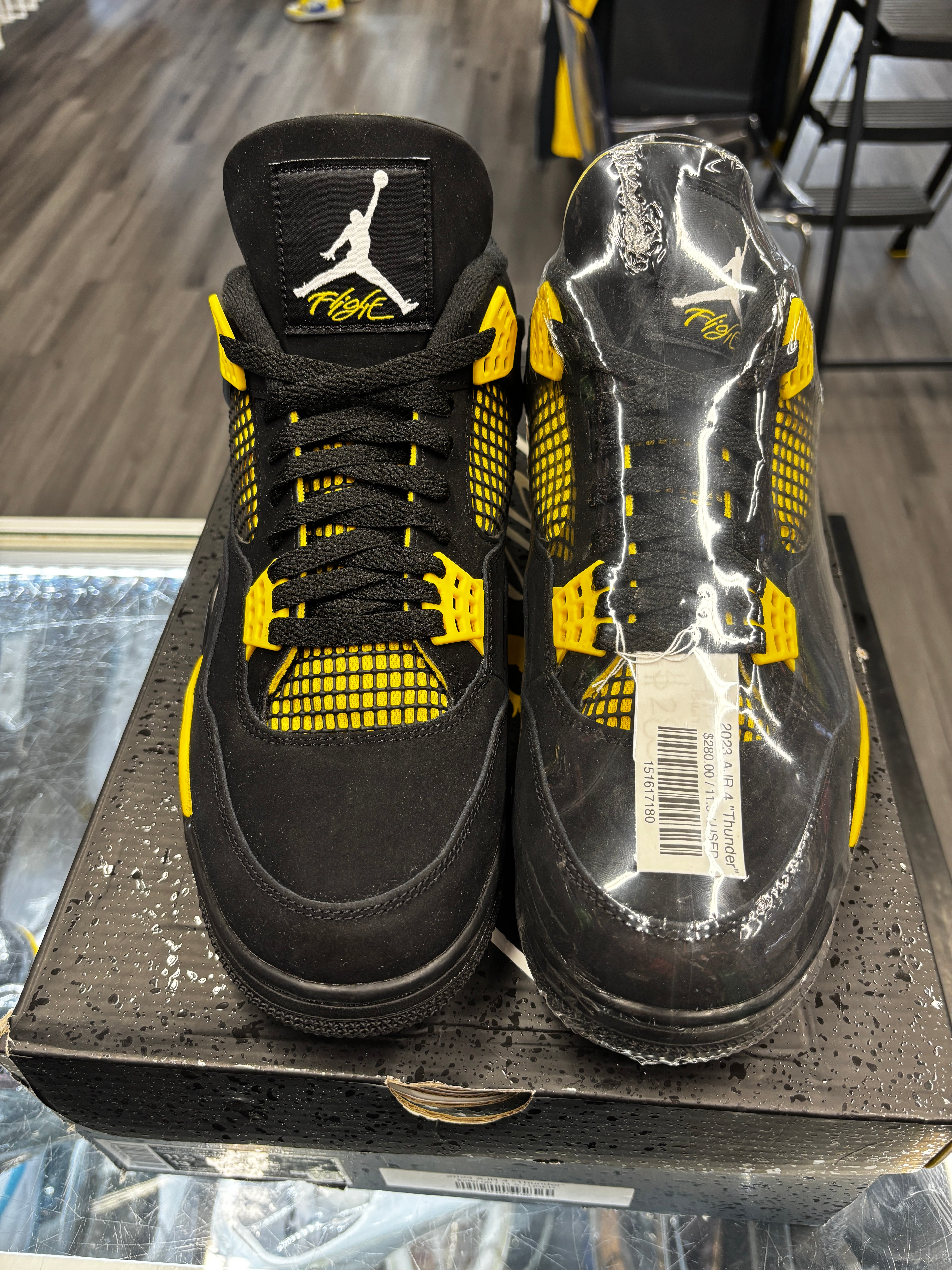 2023 Air Jordan Retro 4 "Thunder"