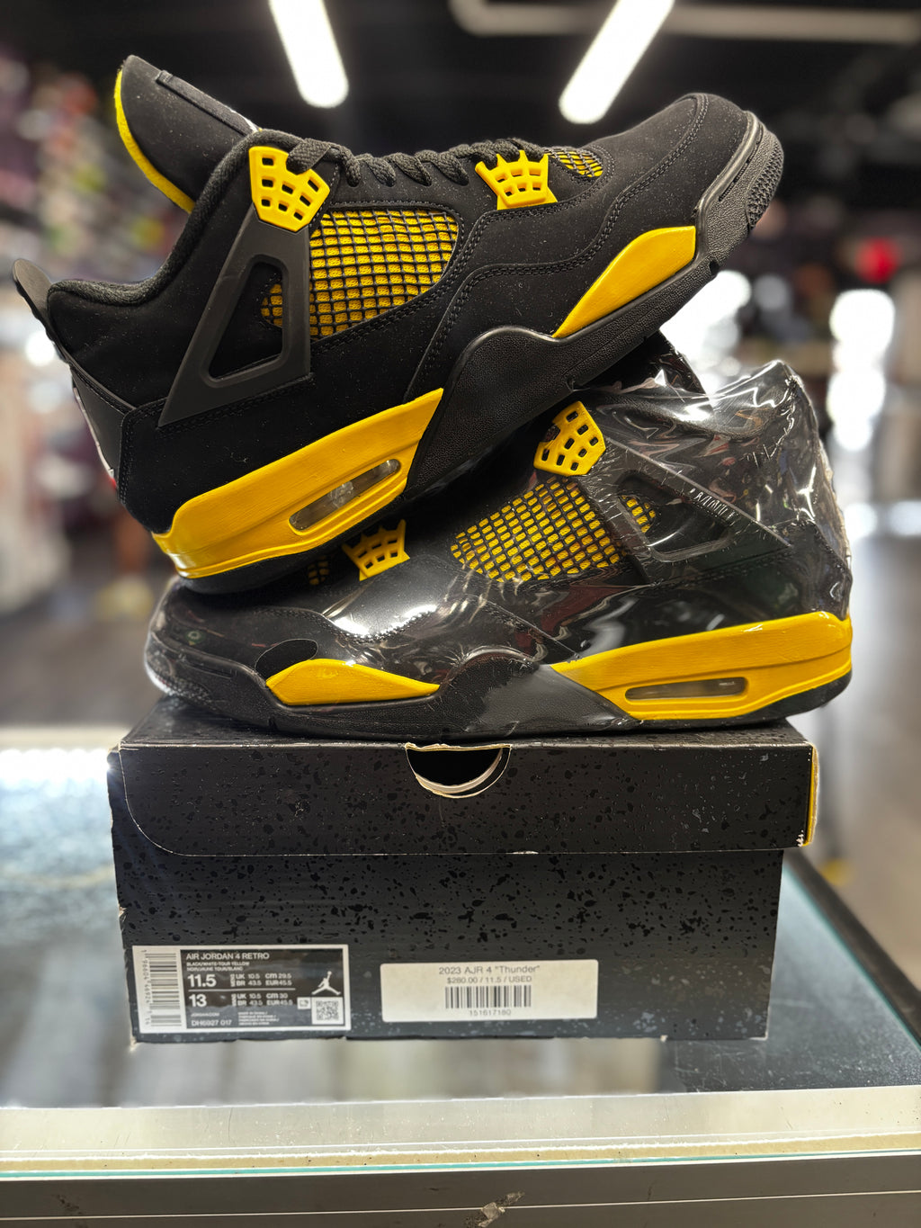 2023 Air Jordan Retro 4 "Thunder"
