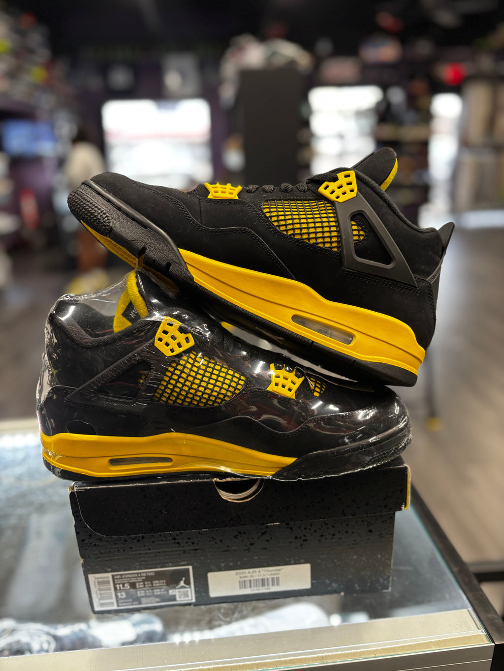 2023 Air Jordan Retro 4 "Thunder"