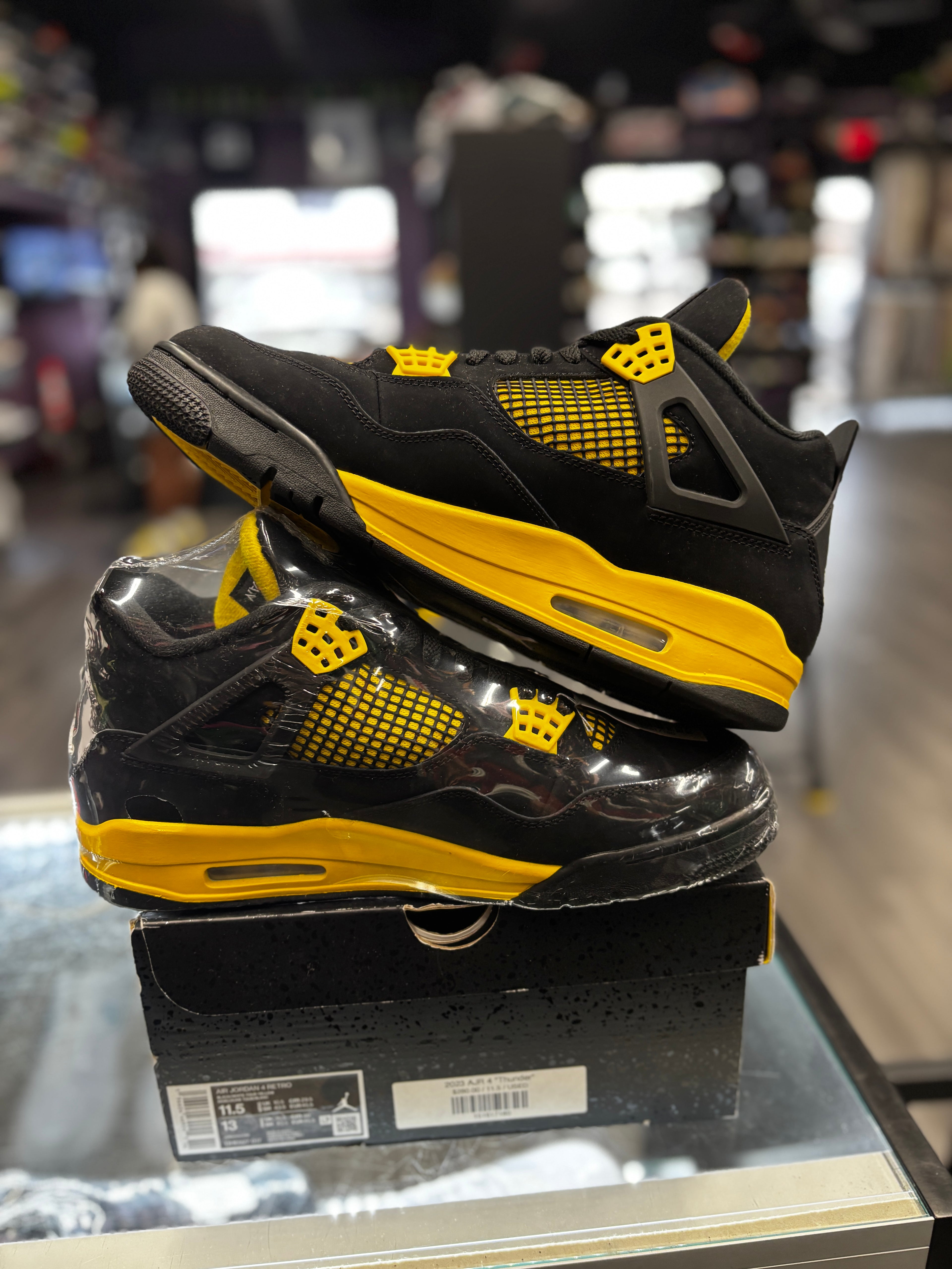 2023 Air Jordan Retro 4 "Thunder"