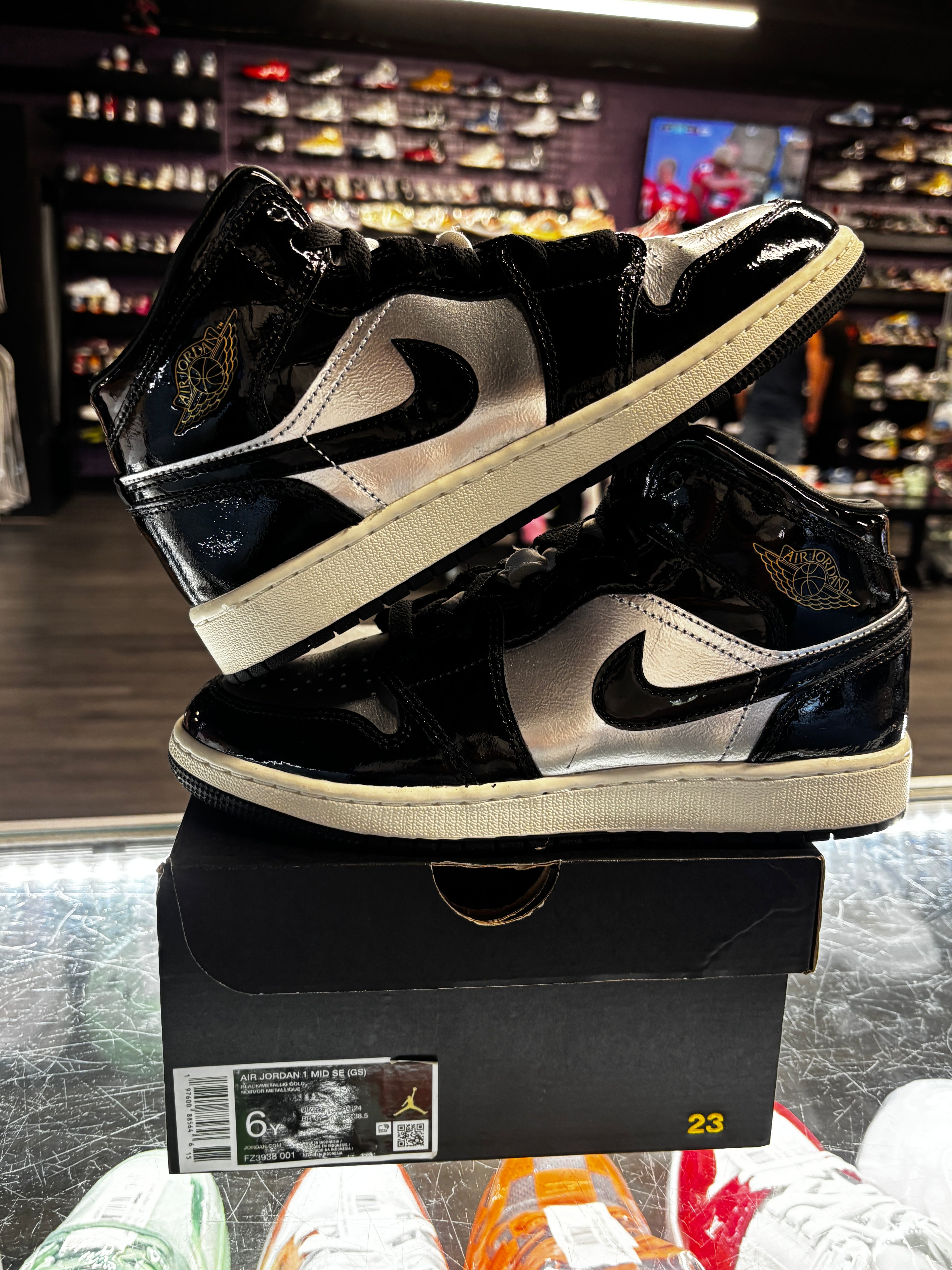 2024 Jordan 1 Mid SE "Black Metallic Silver Sail Metallic Gold"