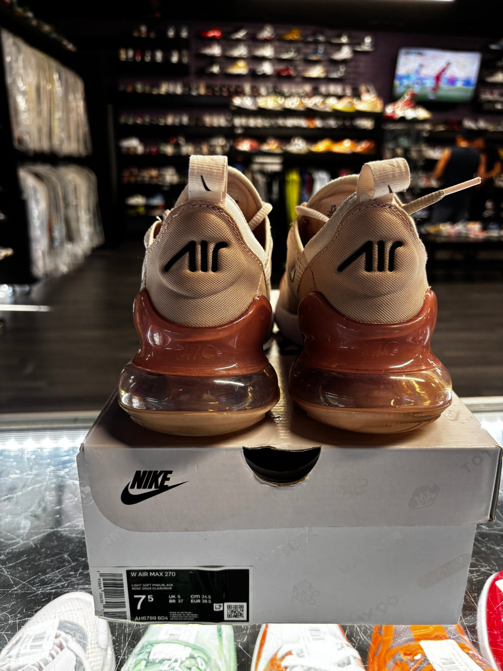 2022 Nike Air Max 270 "Light Soft Pink"