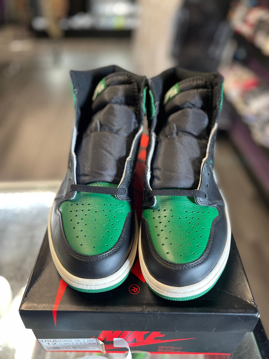 2018 Air Jordan Retro 1 High "Pine Green"